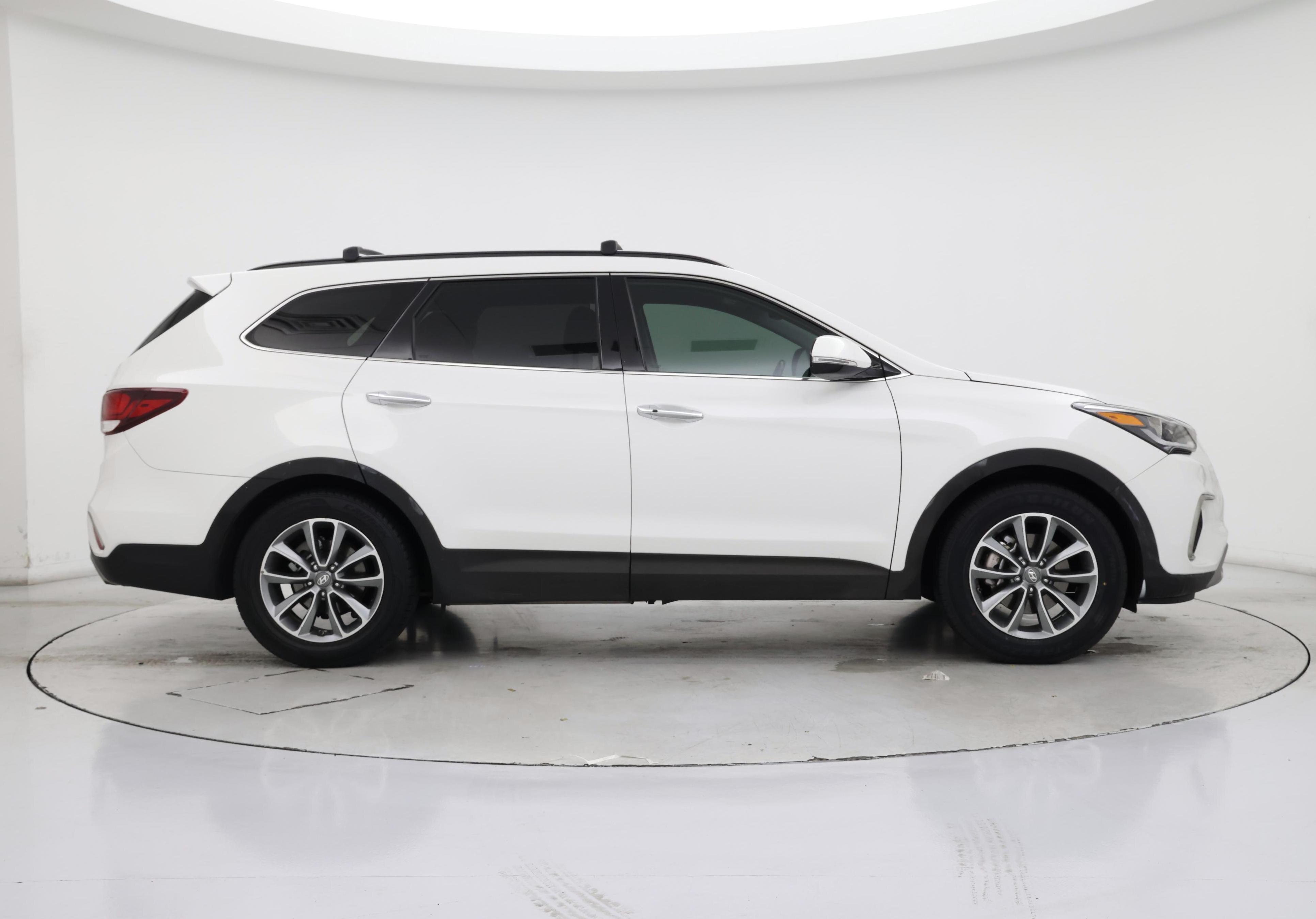 Thumbnail: 2017 Hyundai Santa Fe - 7