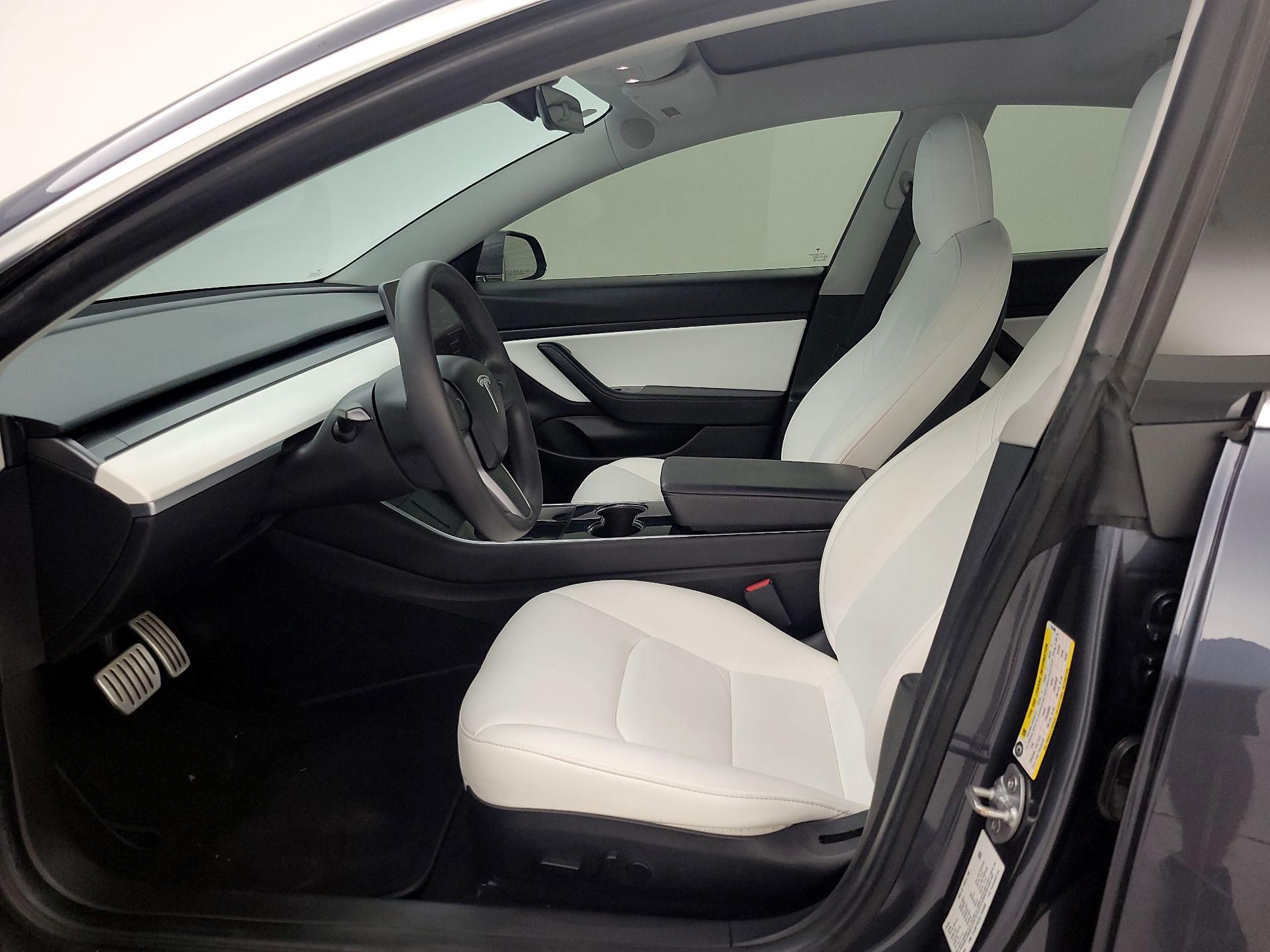 Thumbnail: 2020 Tesla Model 3 - 11