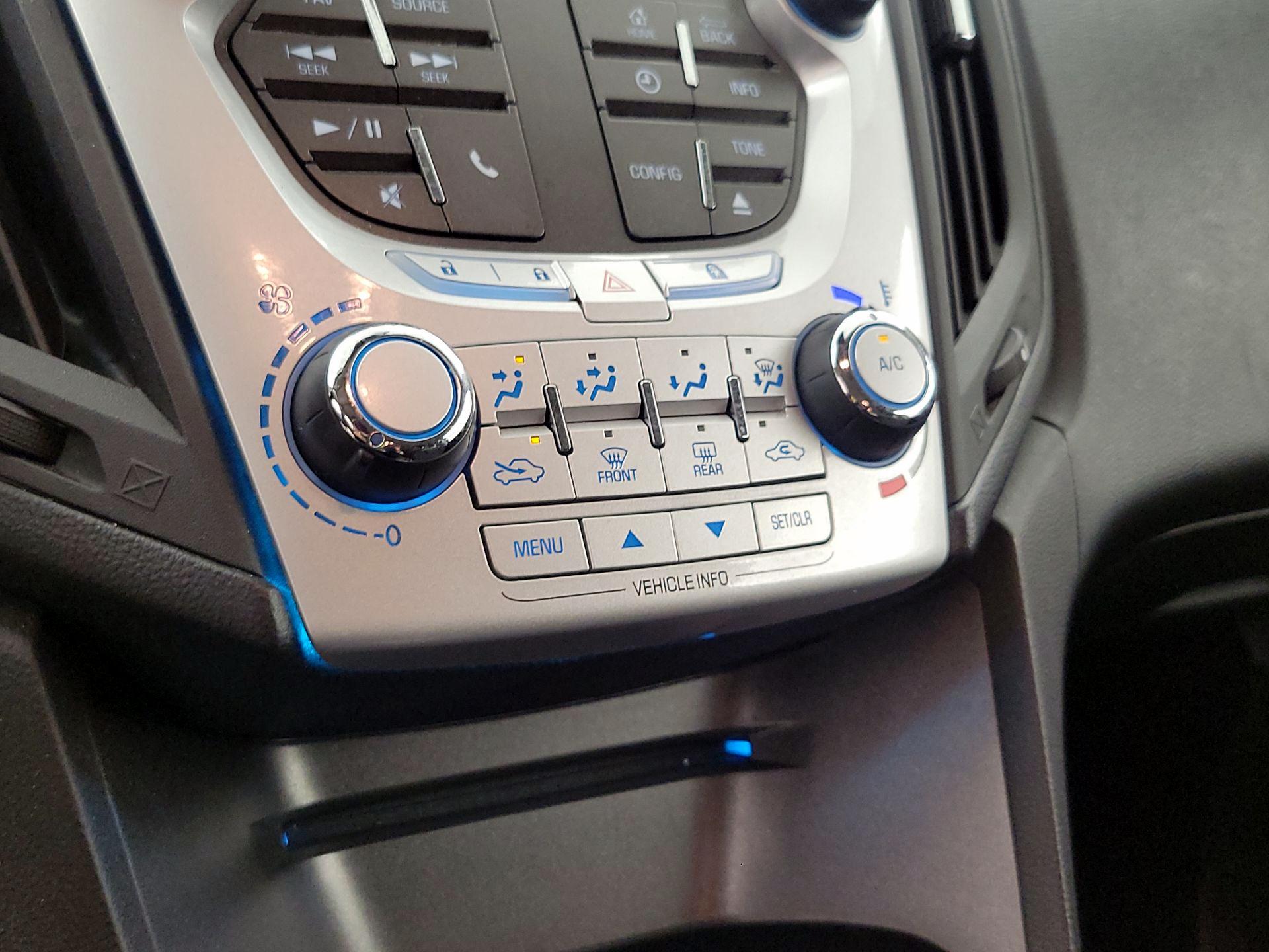 Thumbnail: 2014 Chevrolet Equinox - 15