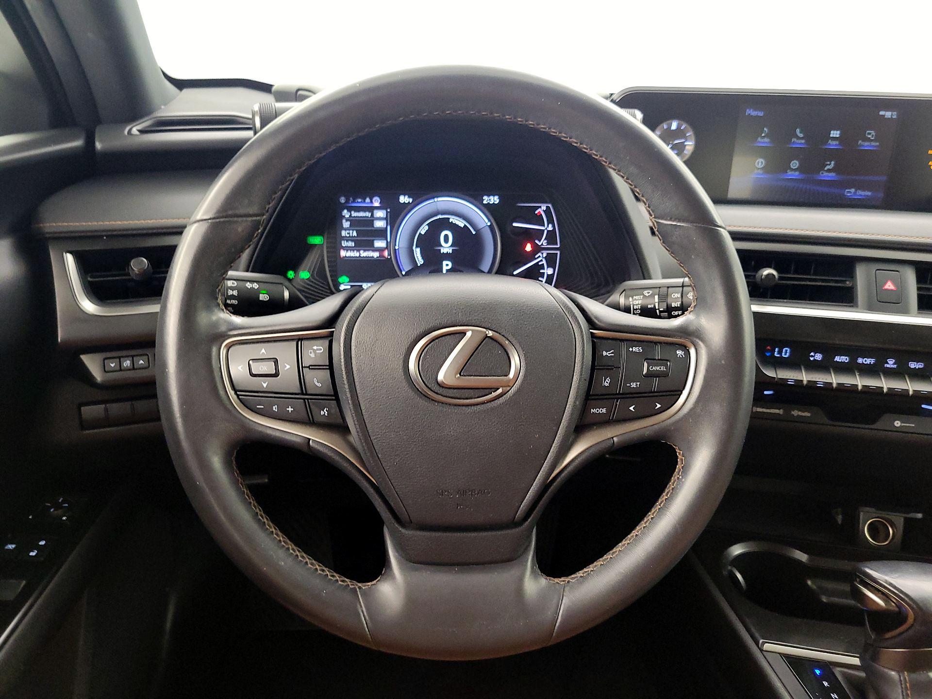 Thumbnail: 2021 Lexus UX - 10