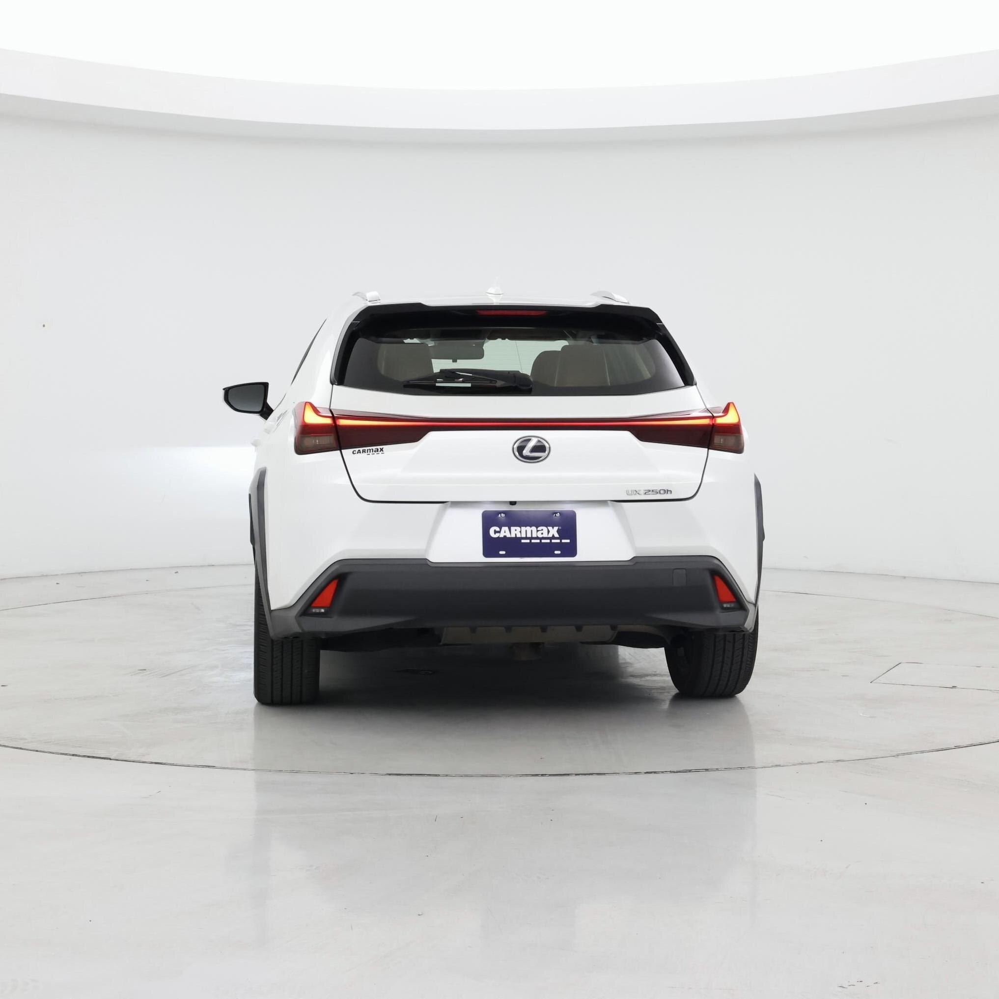 Thumbnail: 2021 Lexus UX - 6