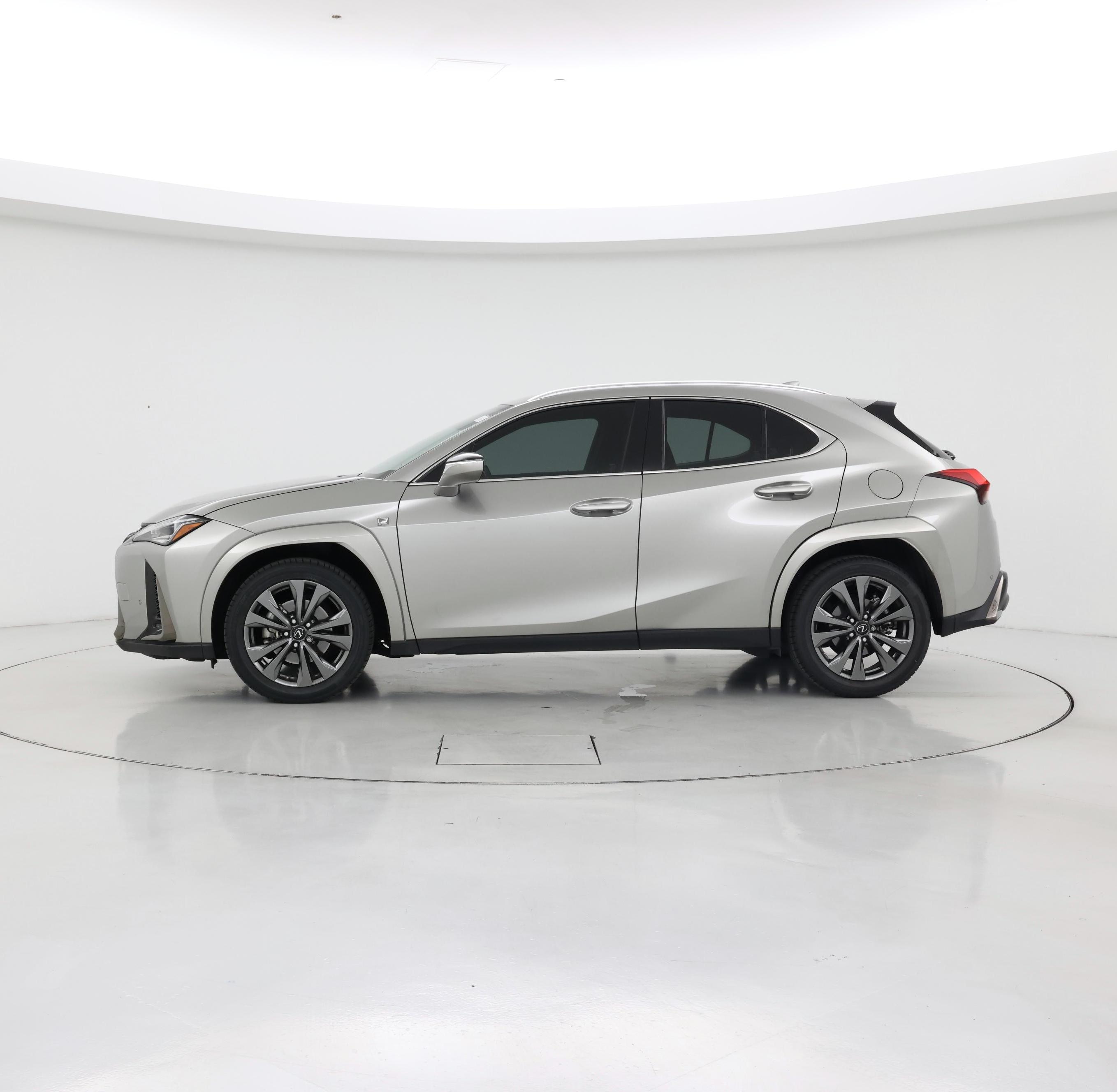 Thumbnail: 2022 Lexus UX - 3