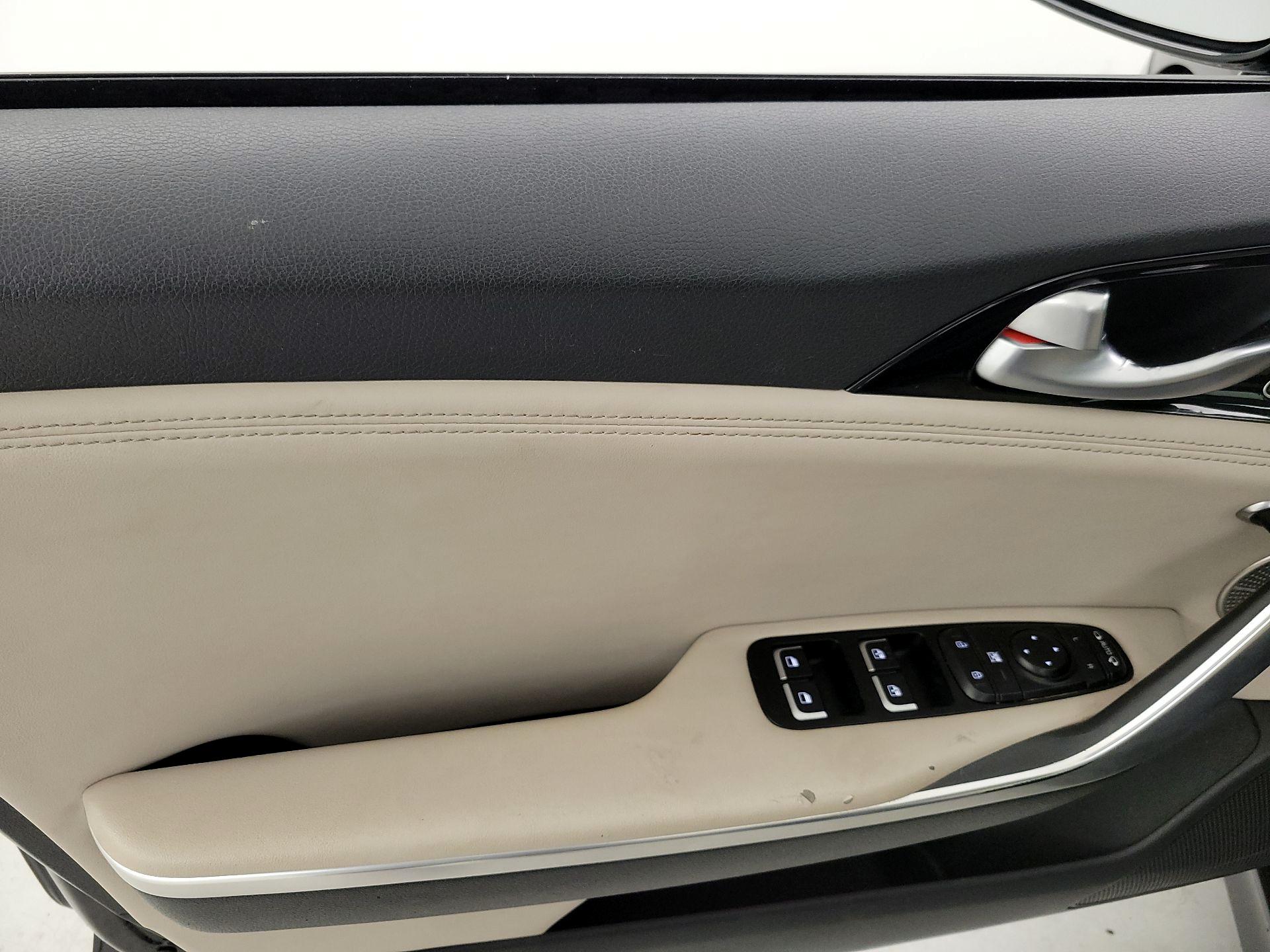 Thumbnail: 2019 Kia Stinger - 12