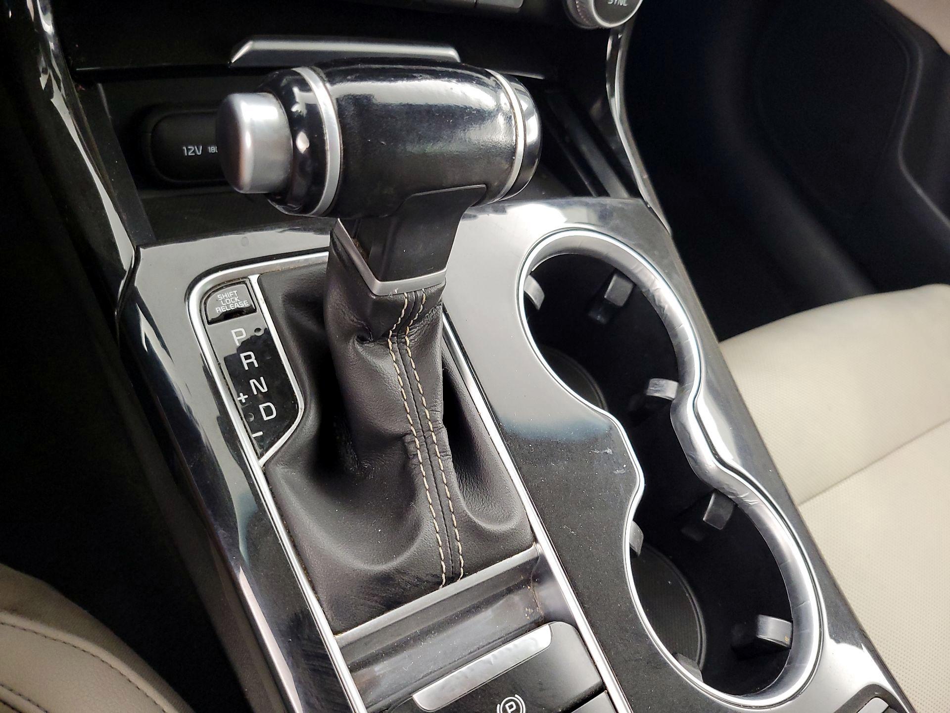 Thumbnail: 2019 Kia Stinger - 18