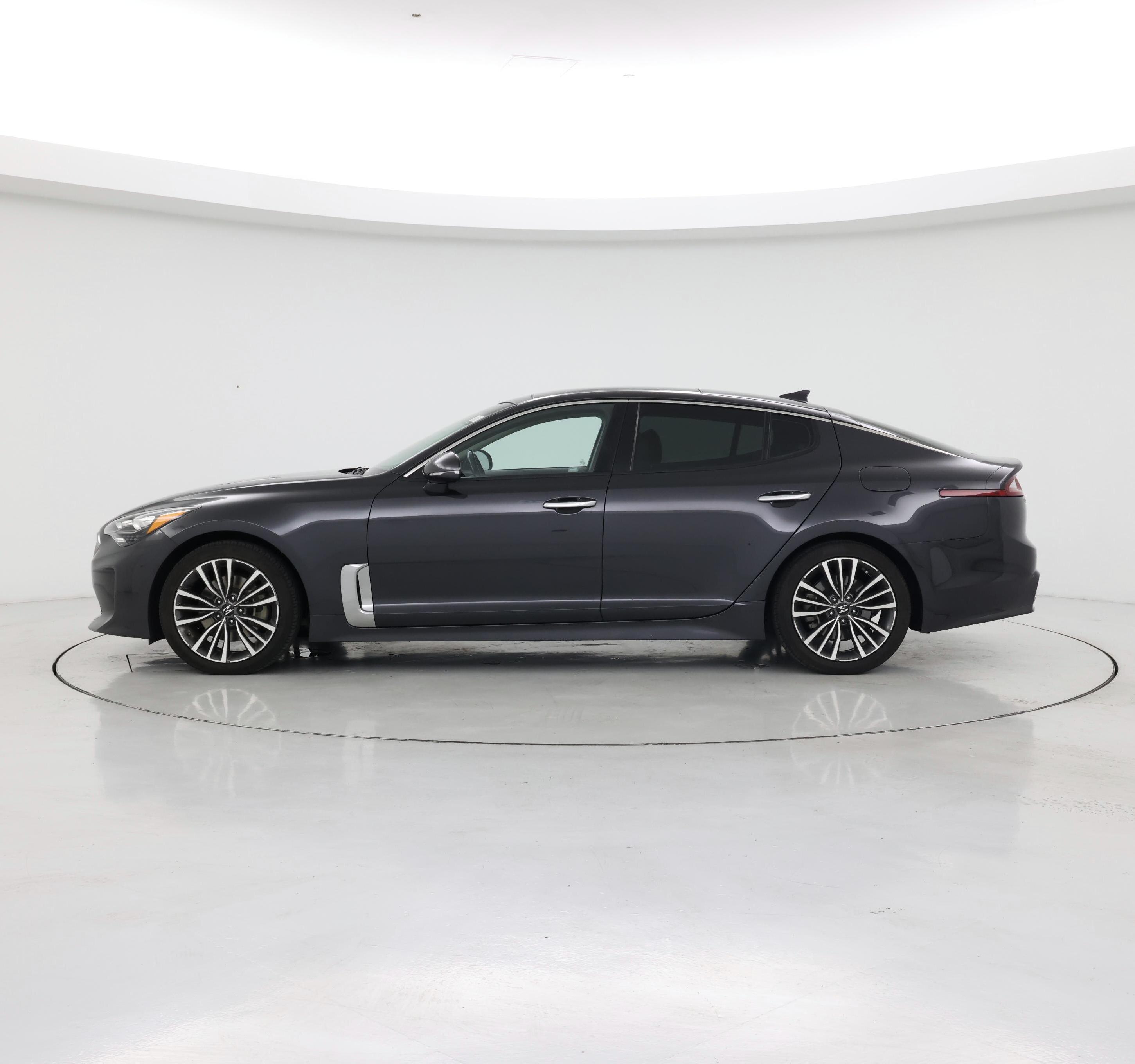 Thumbnail: 2019 Kia Stinger - 3