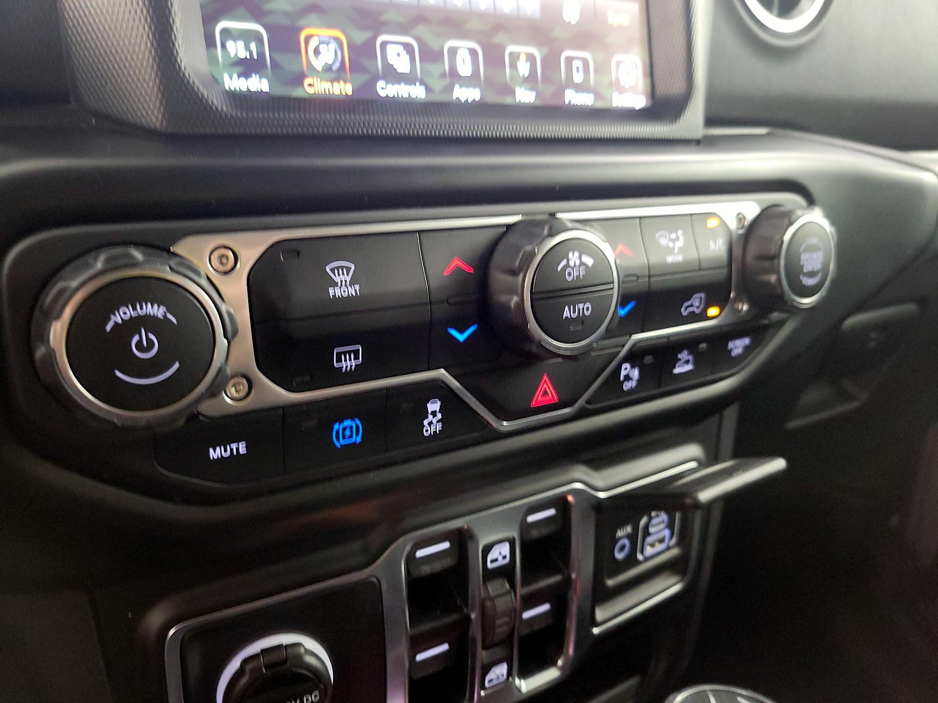 Thumbnail: 2021 Jeep Wrangler - 17