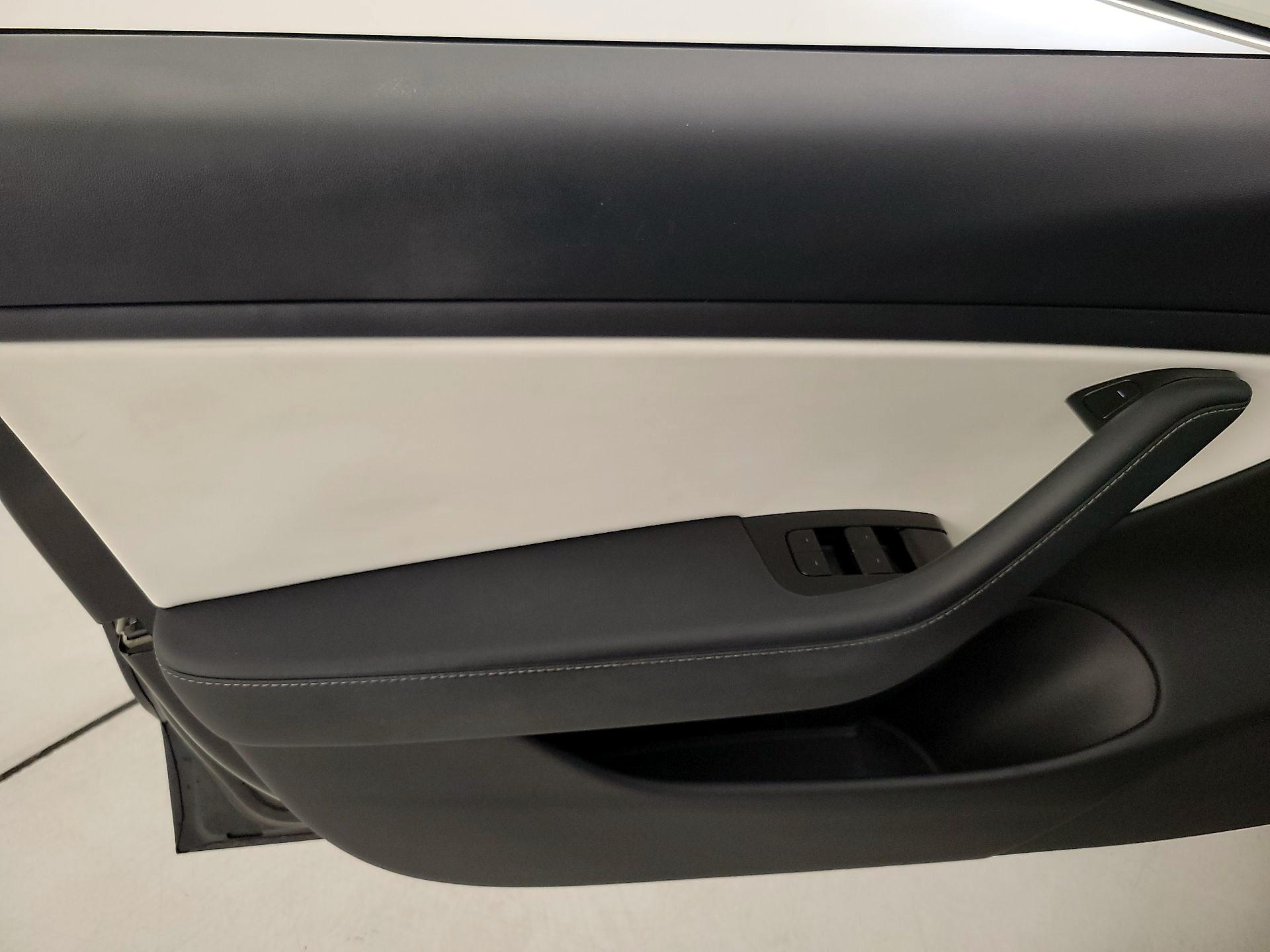 Thumbnail: 2020 Tesla Model 3 - 12