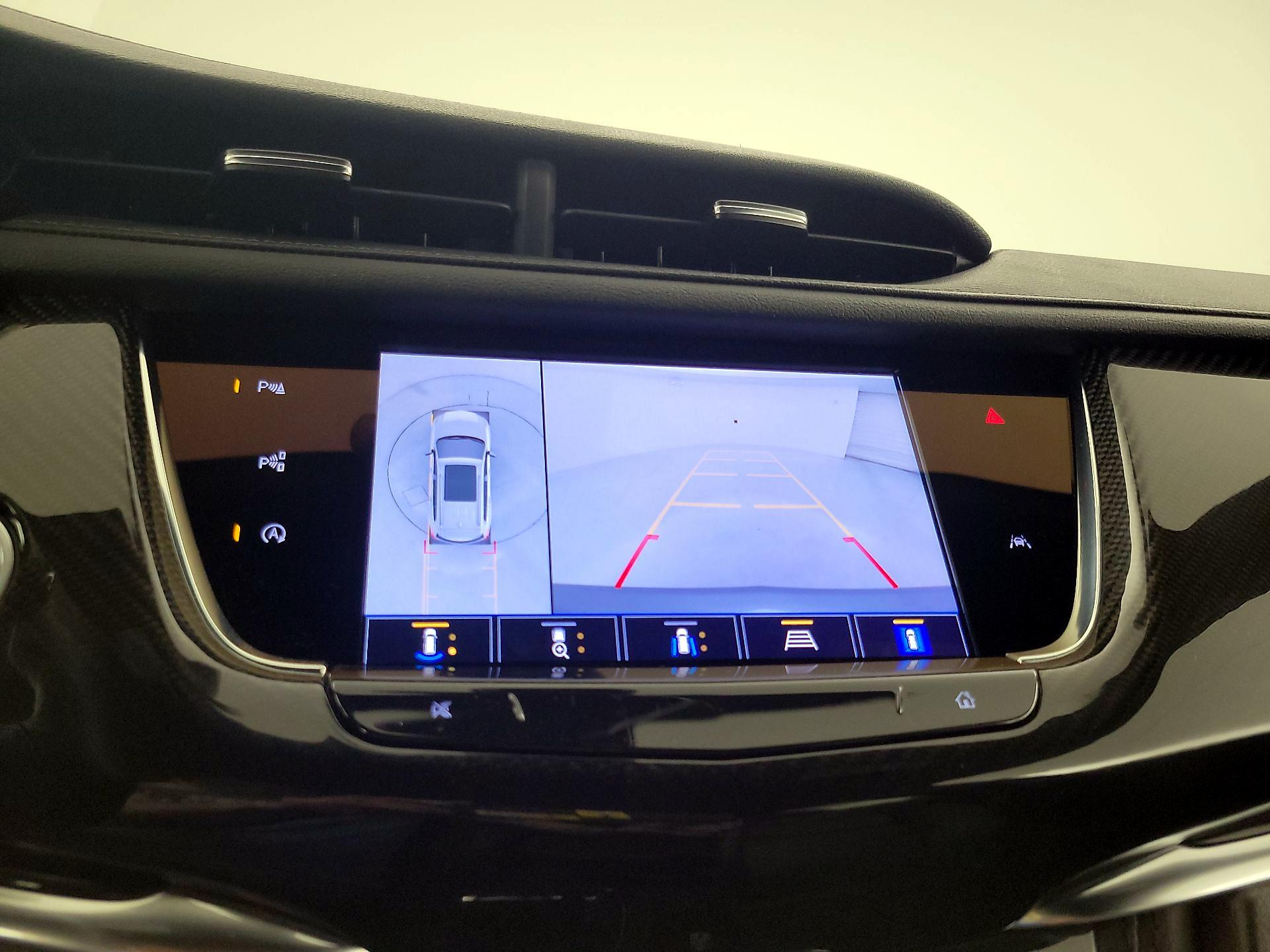 Thumbnail: 2023 Cadillac XT6 - 15