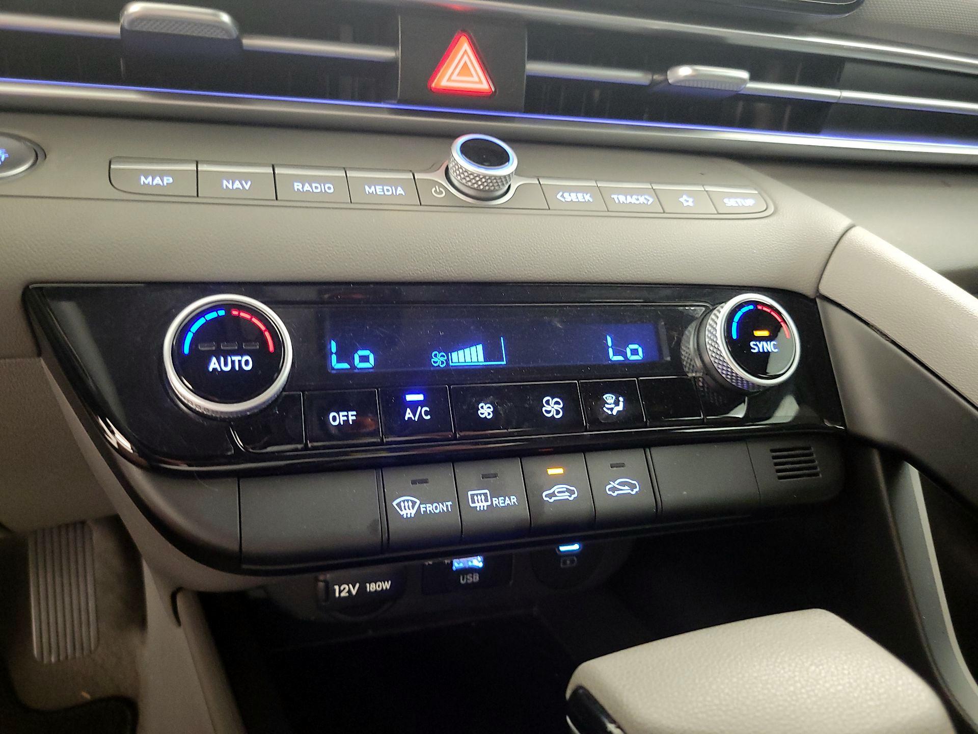 Thumbnail: 2024 Hyundai Elantra - 17