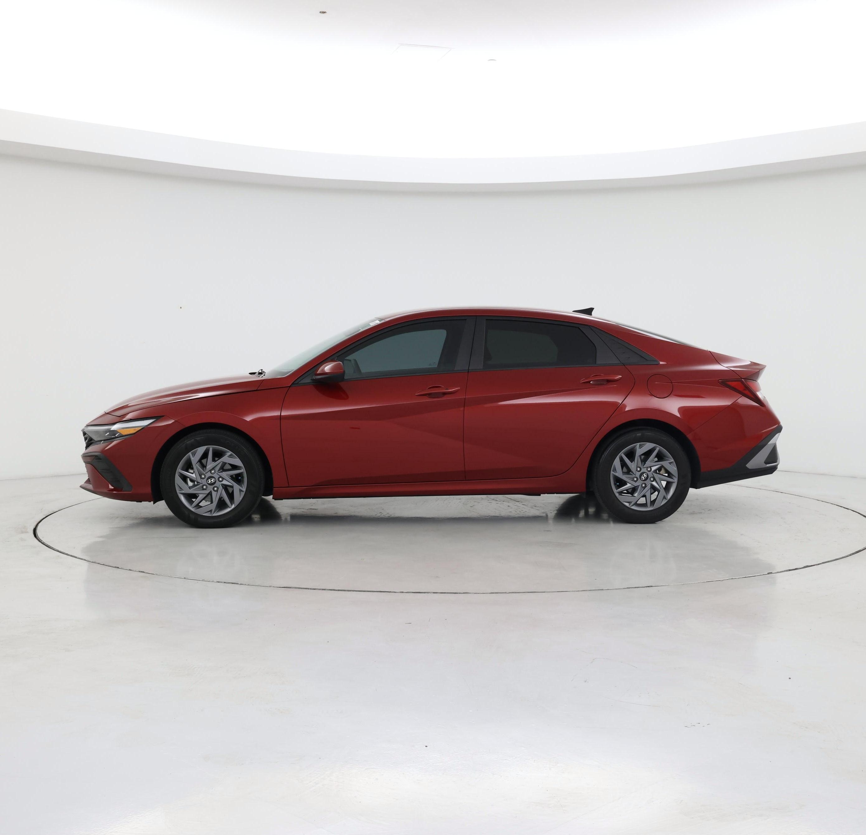 Thumbnail: 2024 Hyundai Elantra - 3