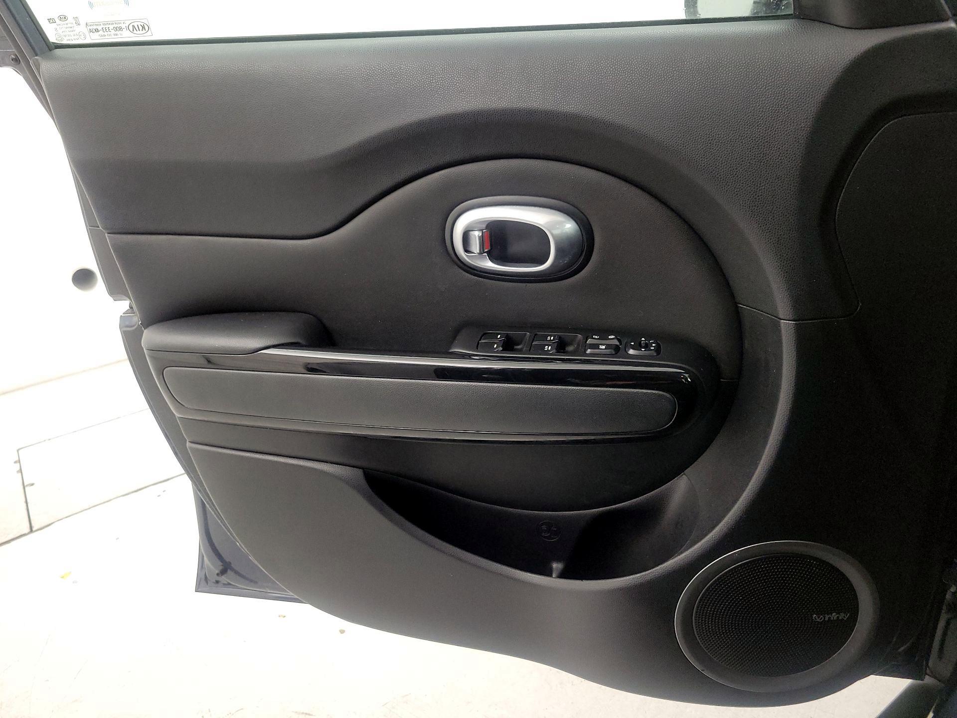 Thumbnail: 2015 Kia Soul - 12