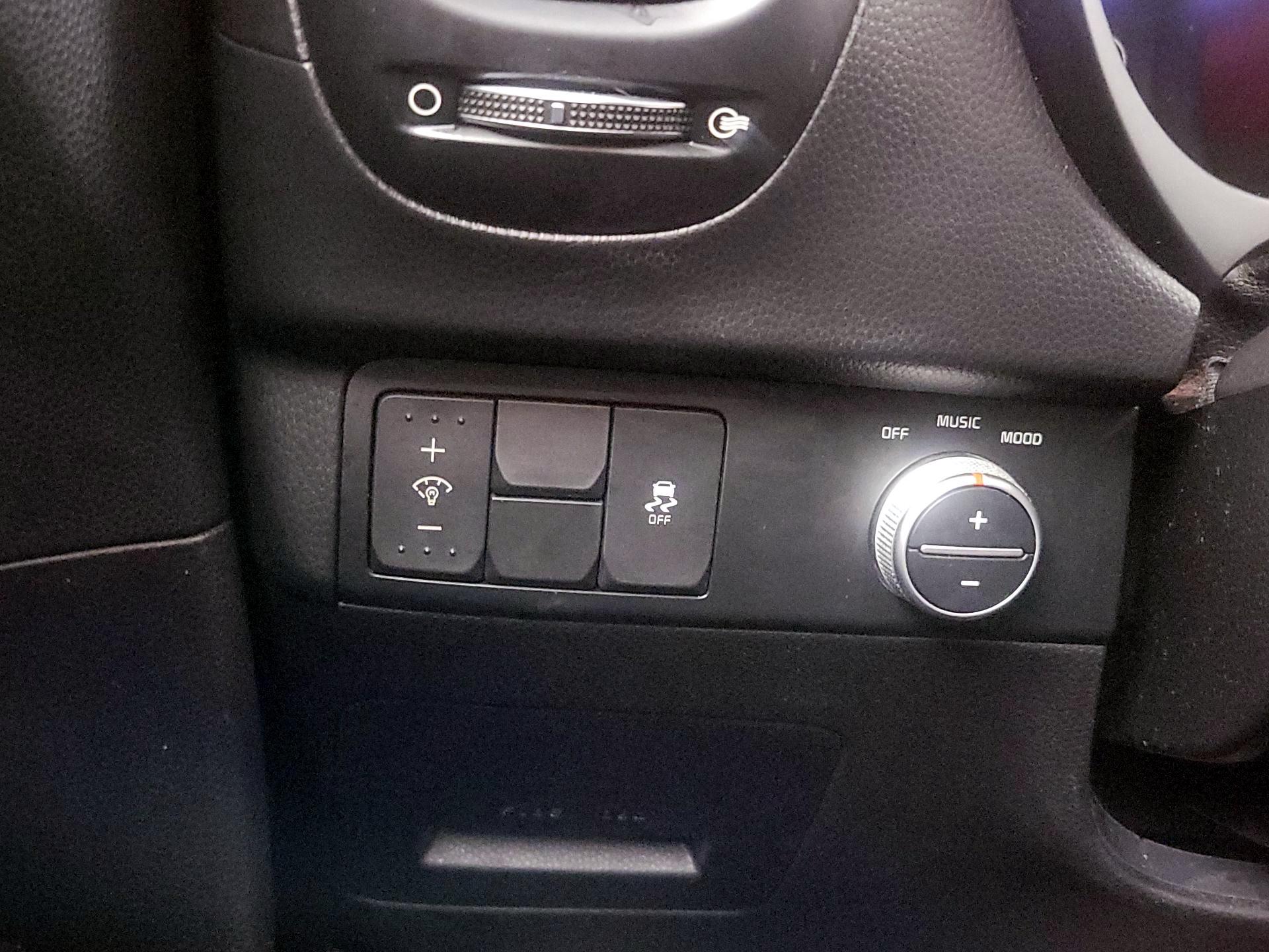 Thumbnail: 2015 Kia Soul - 13