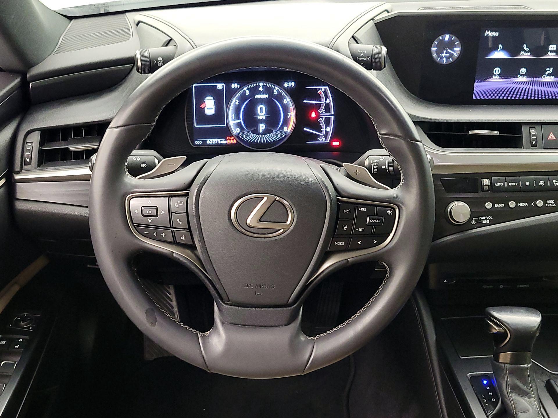 Thumbnail: 2021 Lexus ES - 10