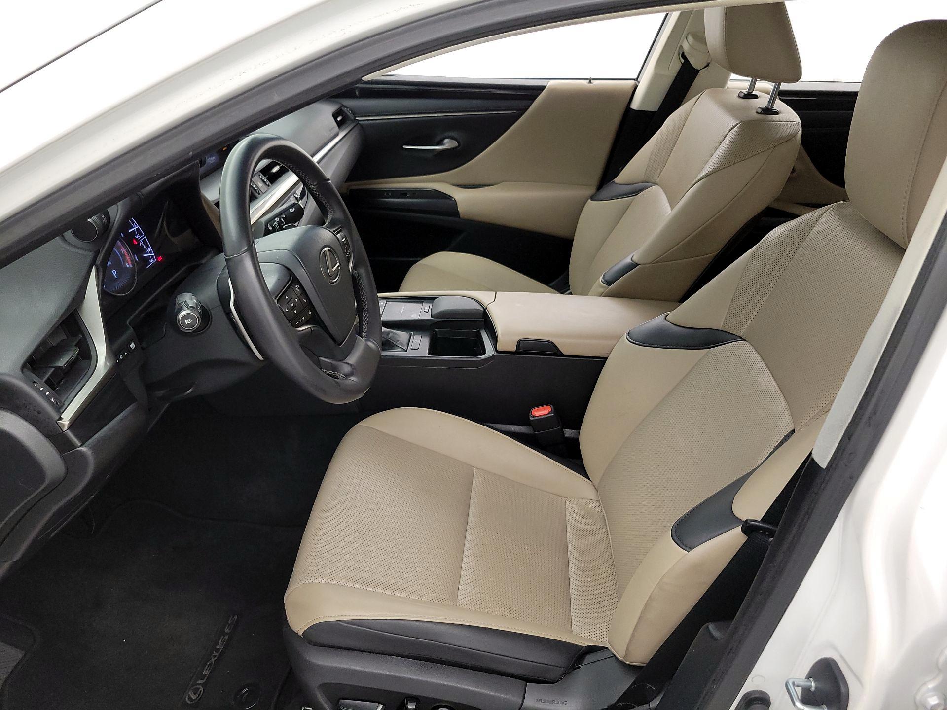 Thumbnail: 2021 Lexus ES - 11