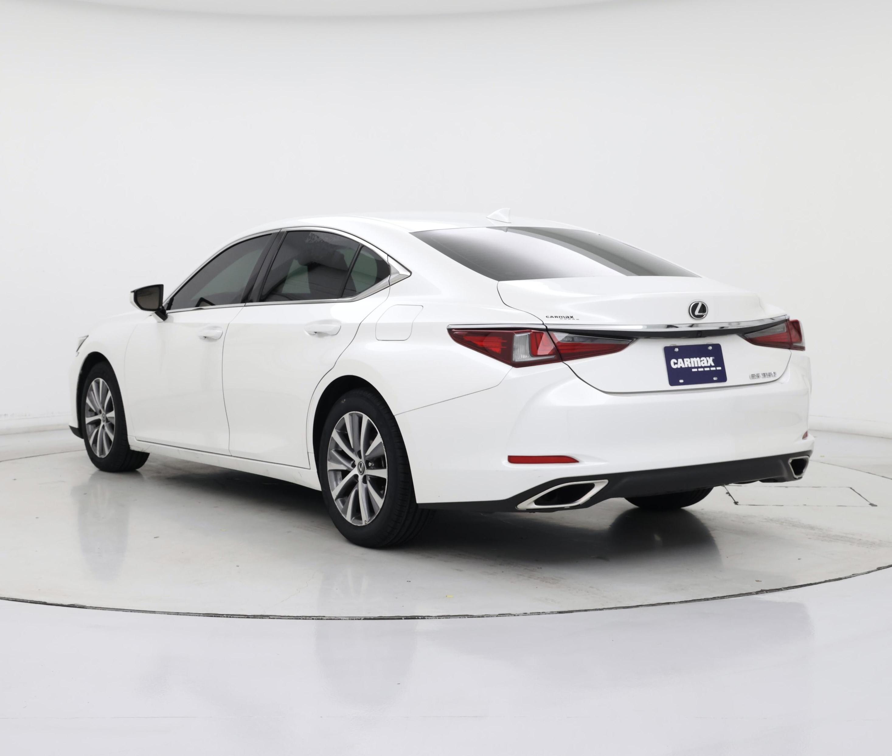 Thumbnail: 2021 Lexus ES - 2