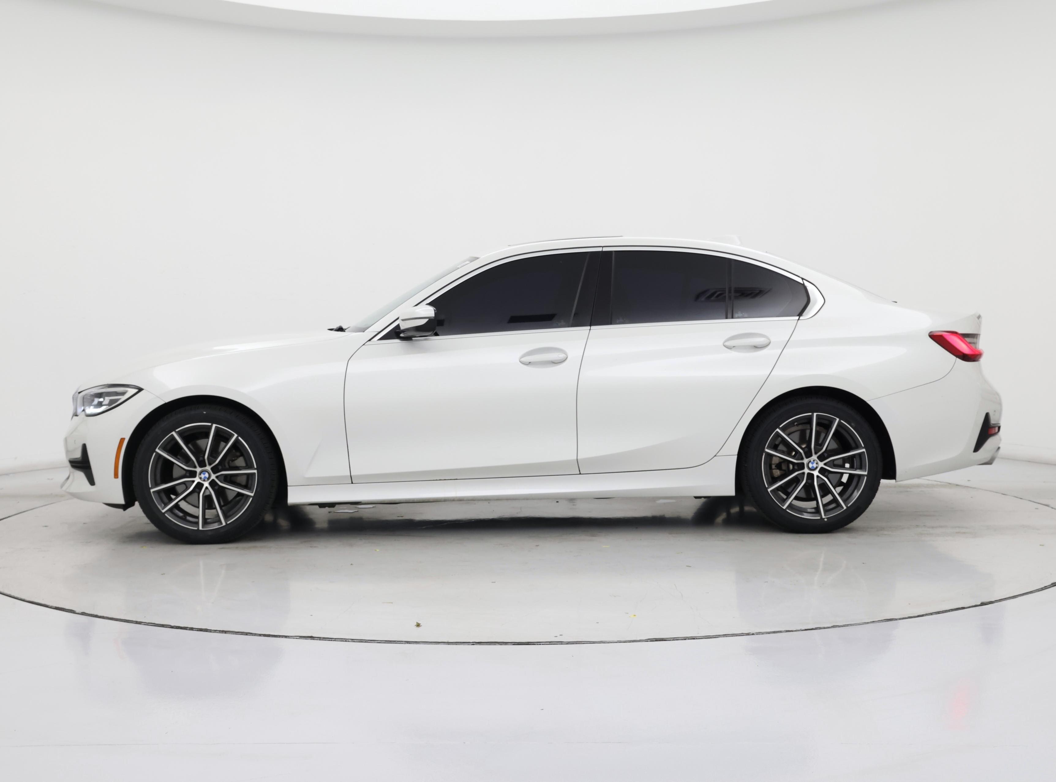Thumbnail: 2019 BMW 3 Series - 3