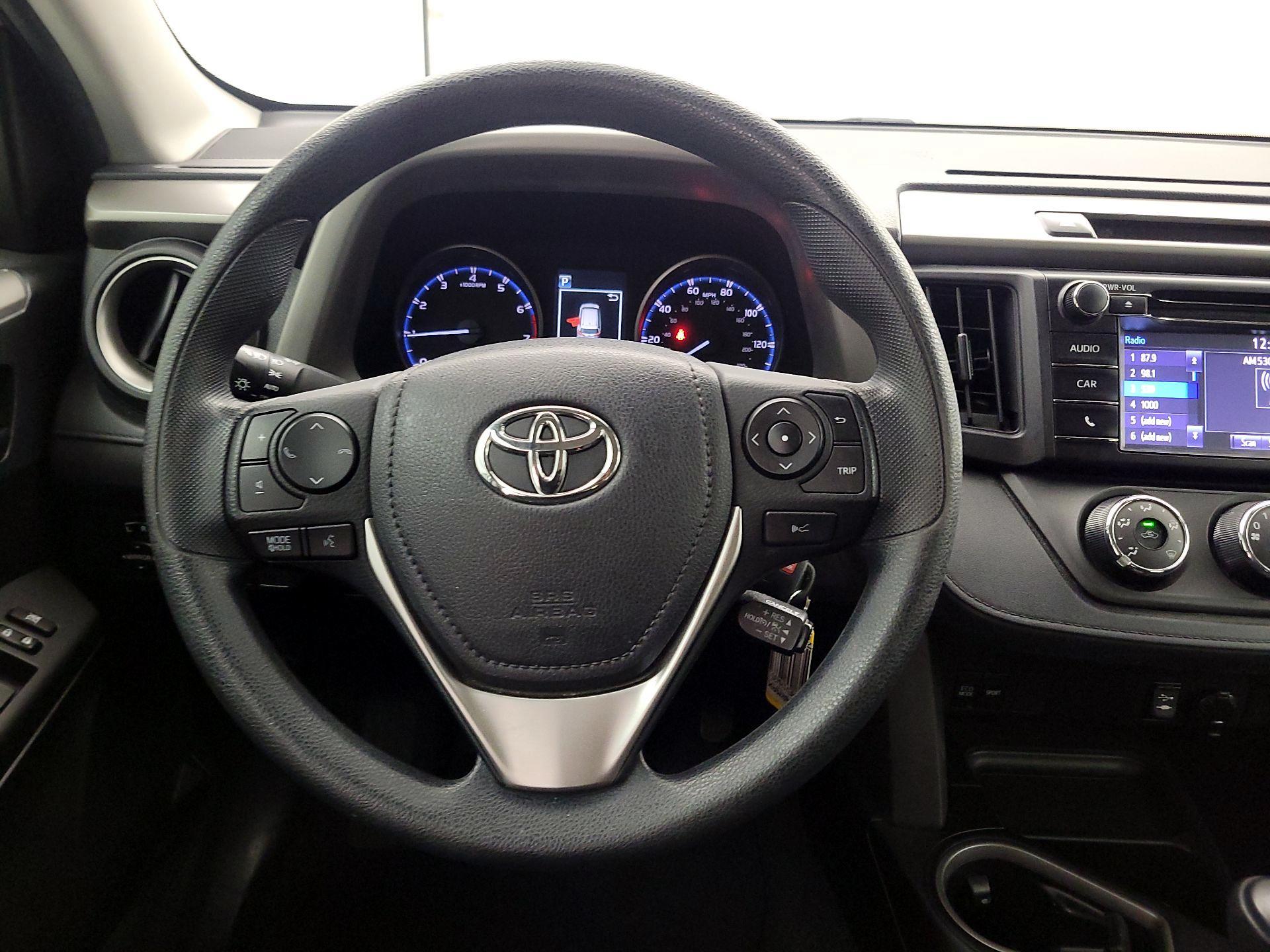 Thumbnail: 2017 Toyota RAV4 - 10