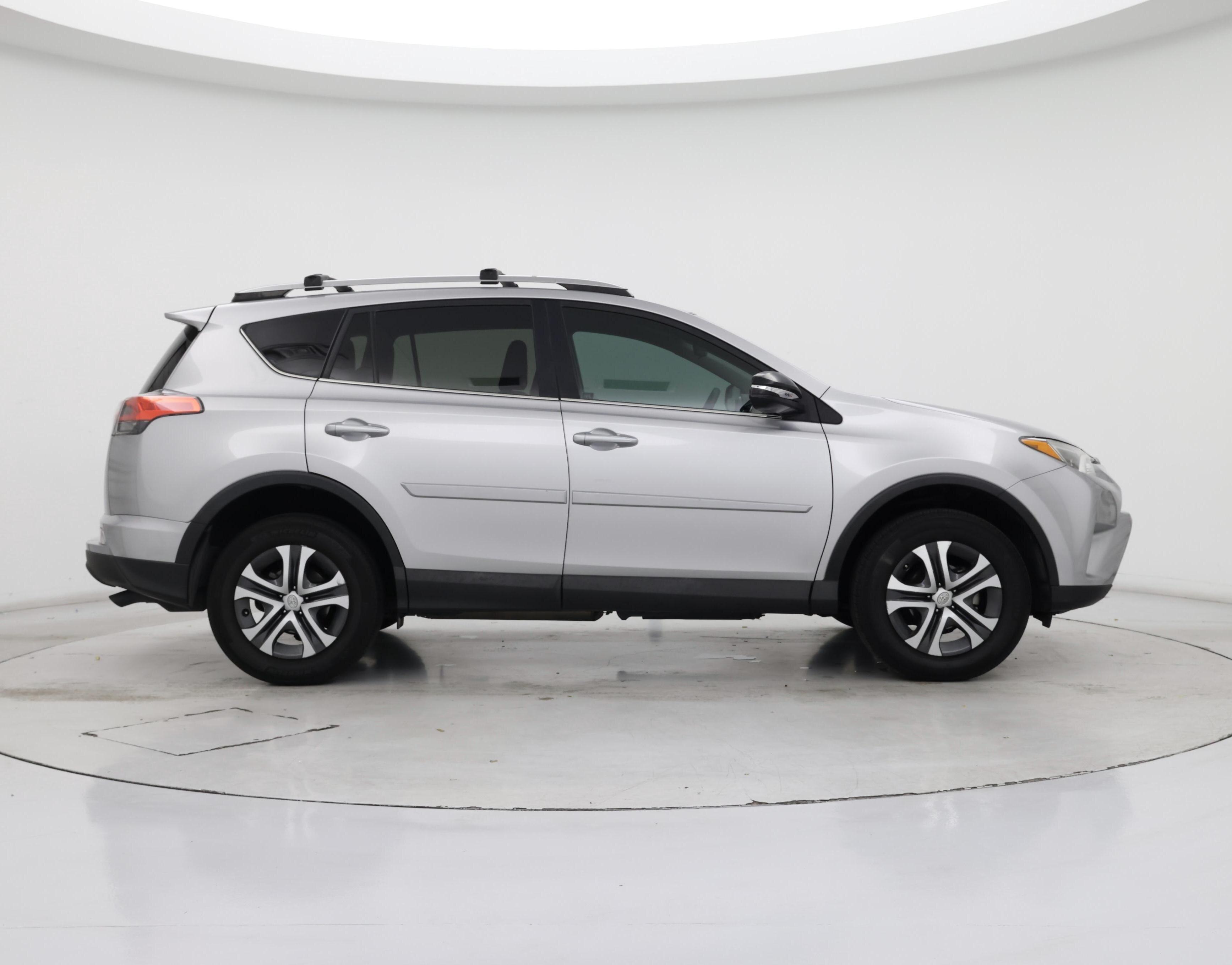 Thumbnail: 2017 Toyota RAV4 - 7