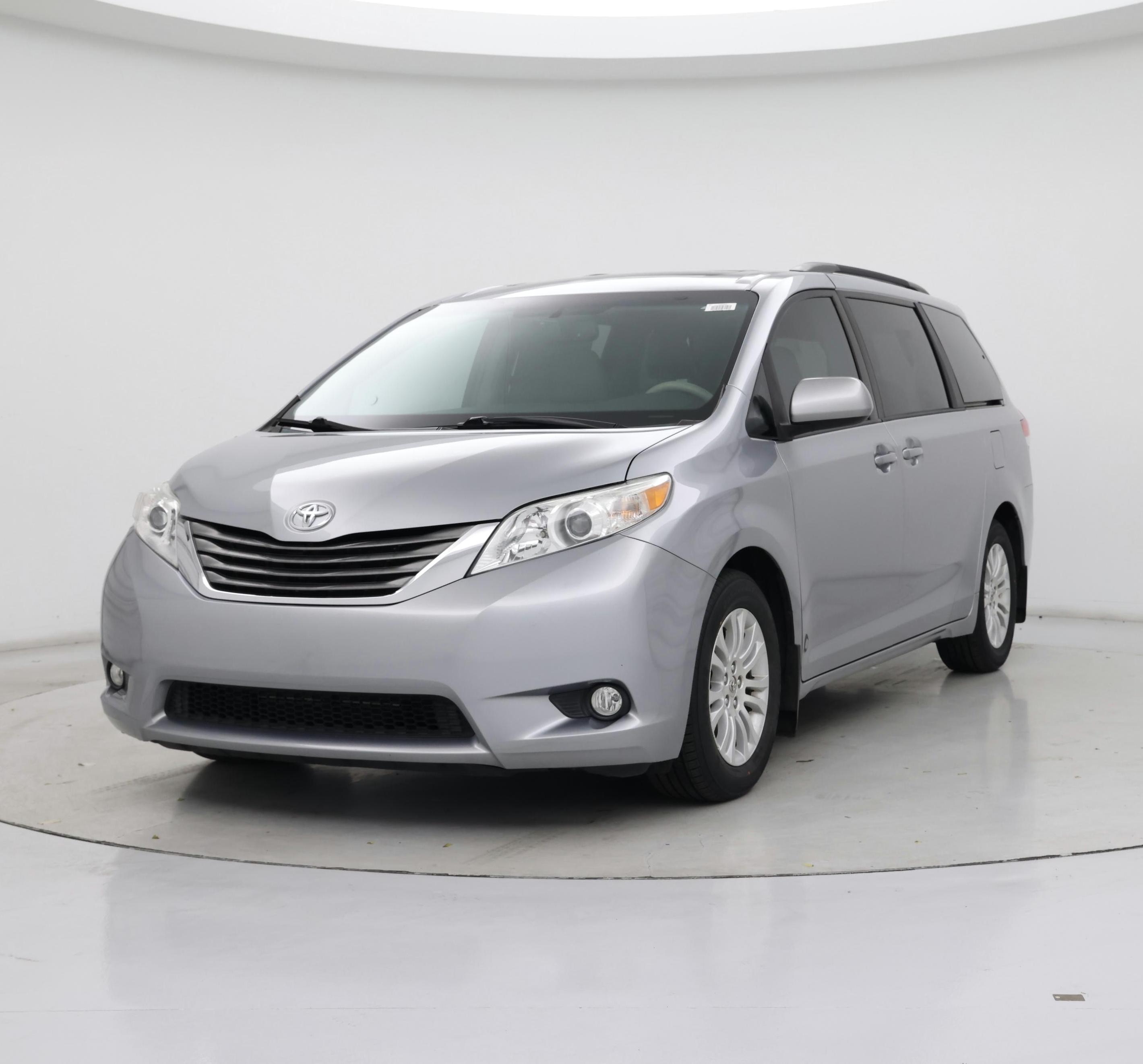 Thumbnail: 2014 Toyota Sienna - 4
