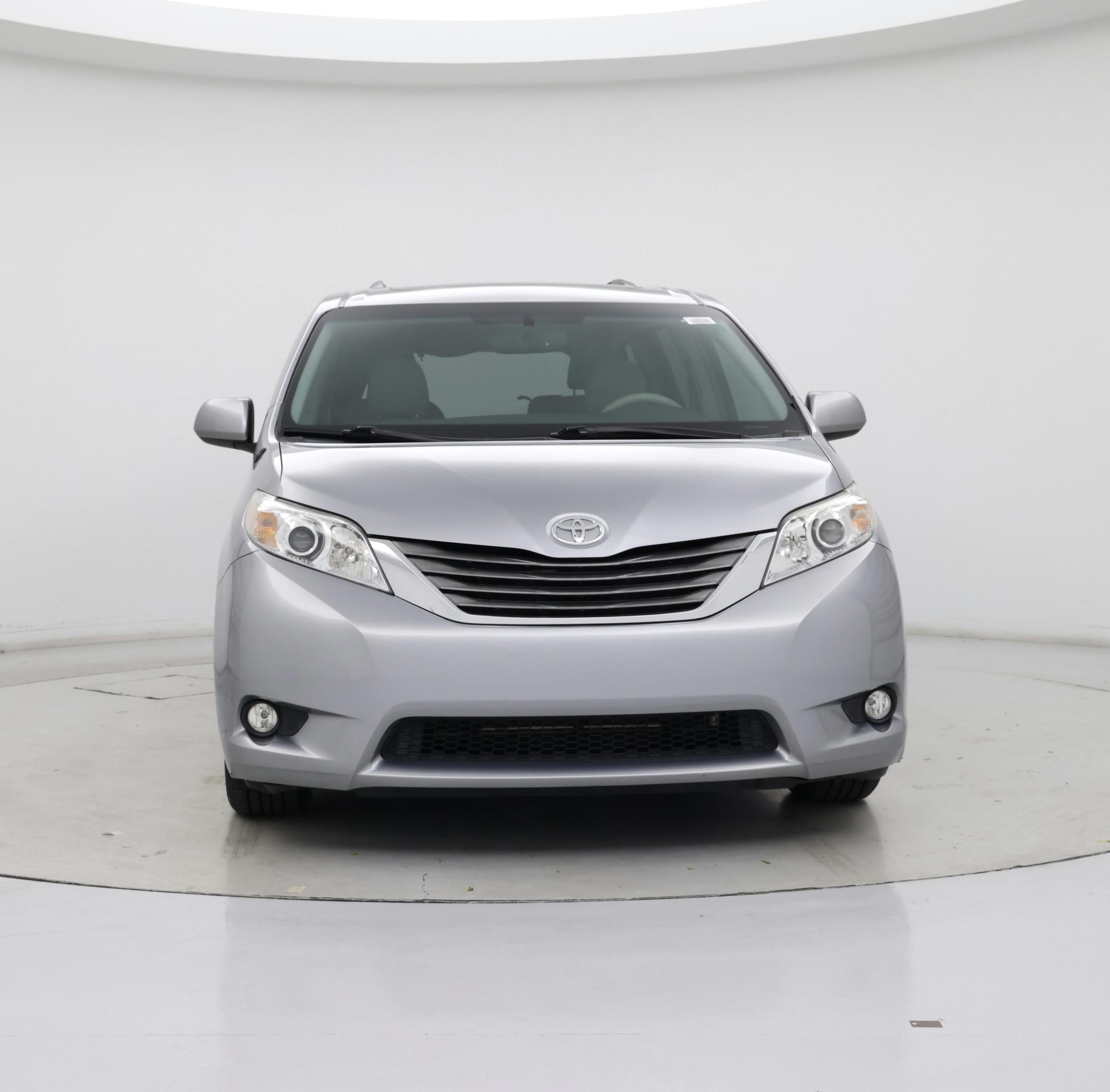 Thumbnail: 2014 Toyota Sienna - 5