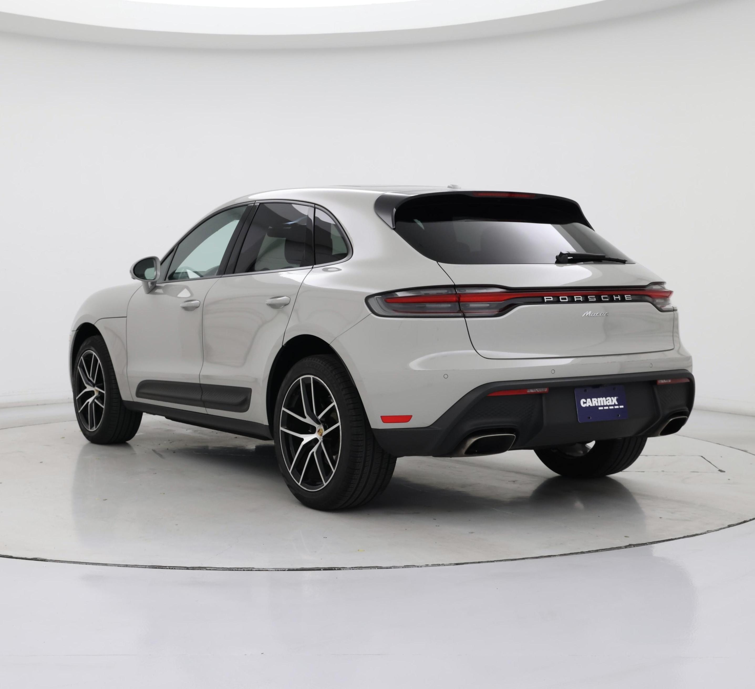 Thumbnail: 2023 Porsche Macan - 2