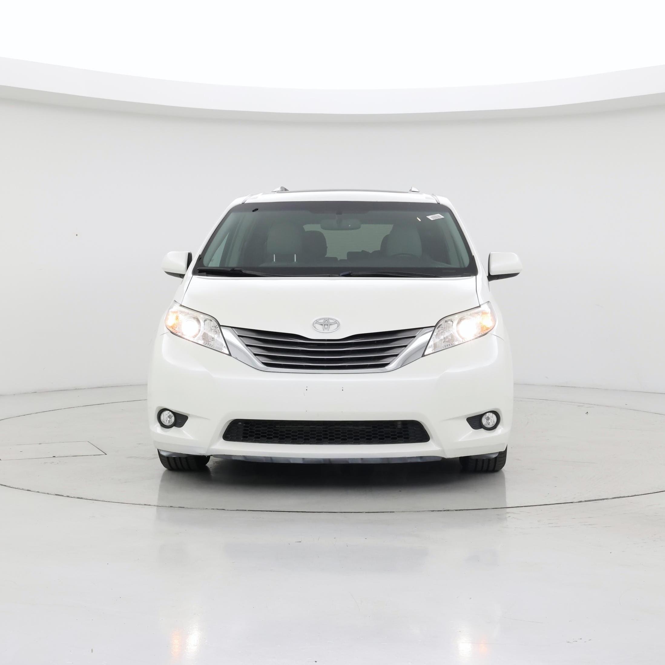 Thumbnail: 2016 Toyota Sienna - 5
