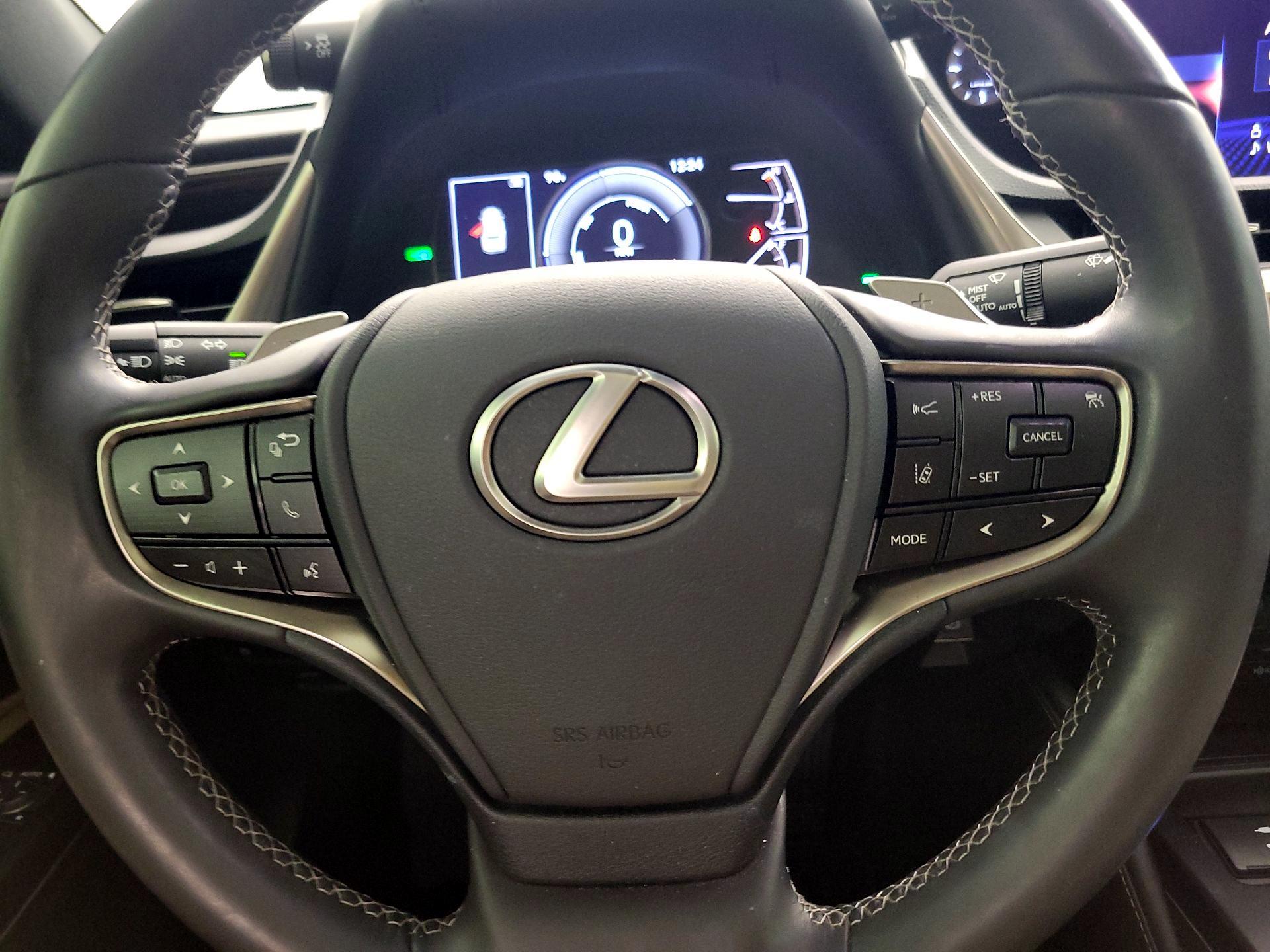 Thumbnail: 2021 Lexus ES - 10