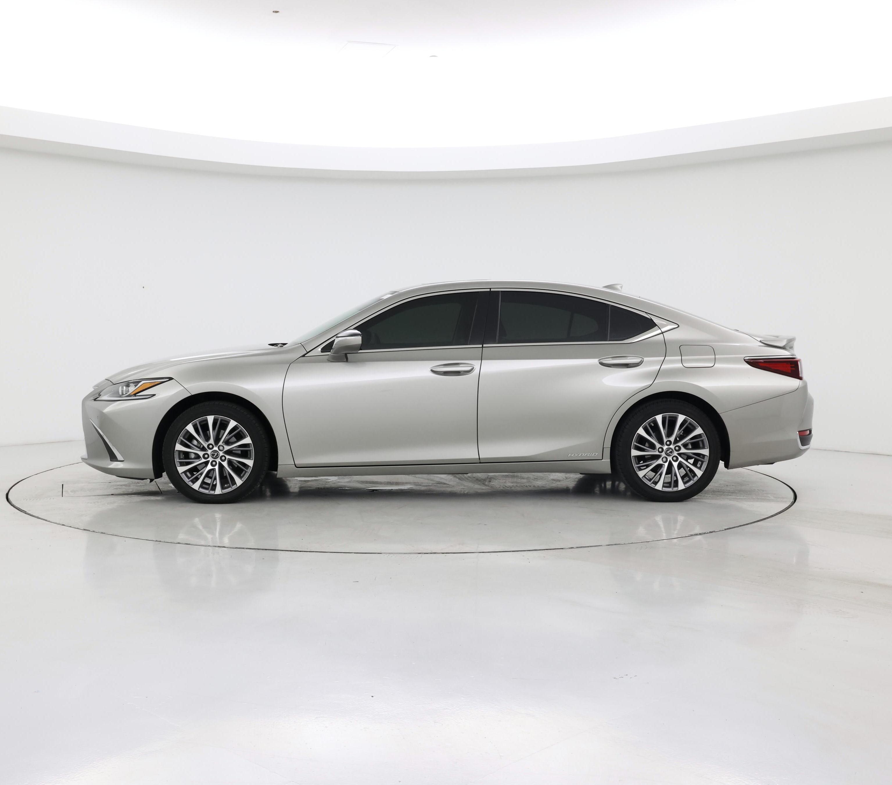 Thumbnail: 2021 Lexus ES - 3