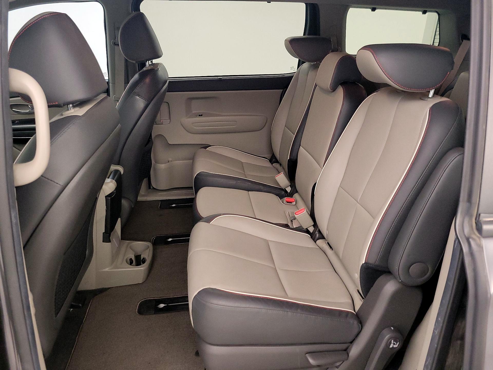Thumbnail: 2018 Kia Sedona - 19