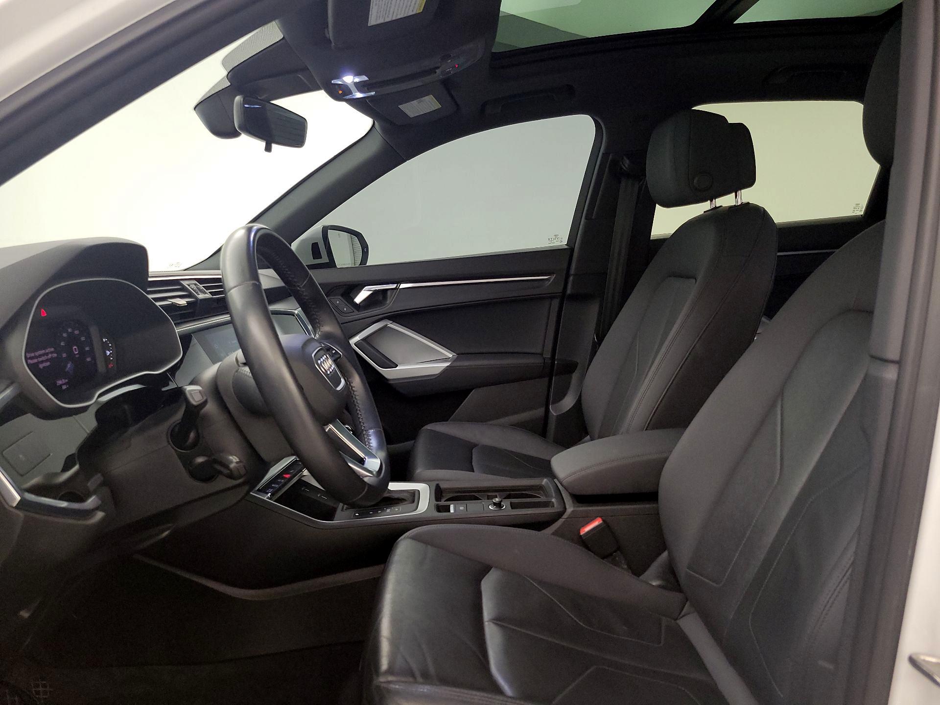 Thumbnail: 2020 Audi Q3 - 11