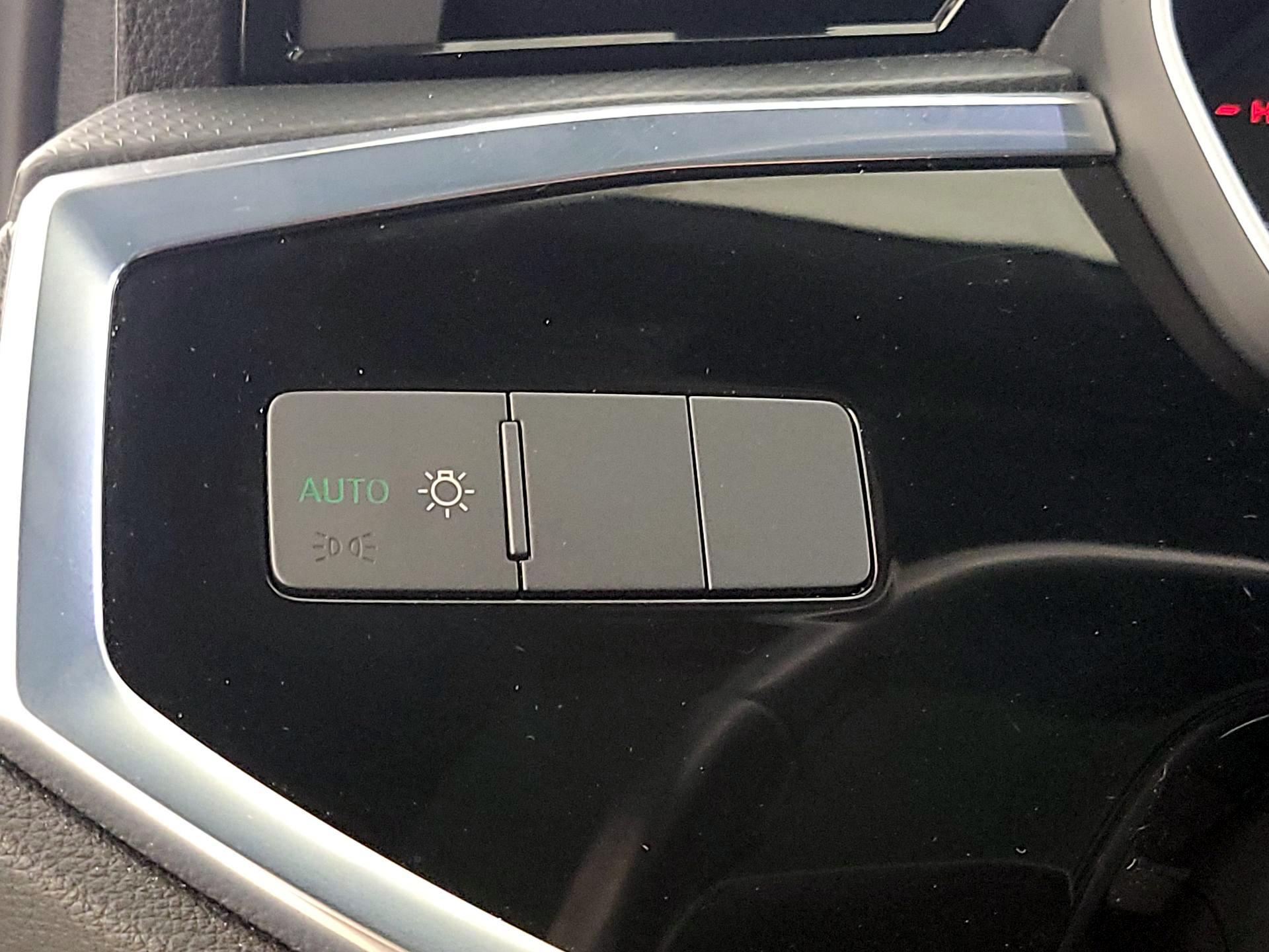 Thumbnail: 2020 Audi Q3 - 13