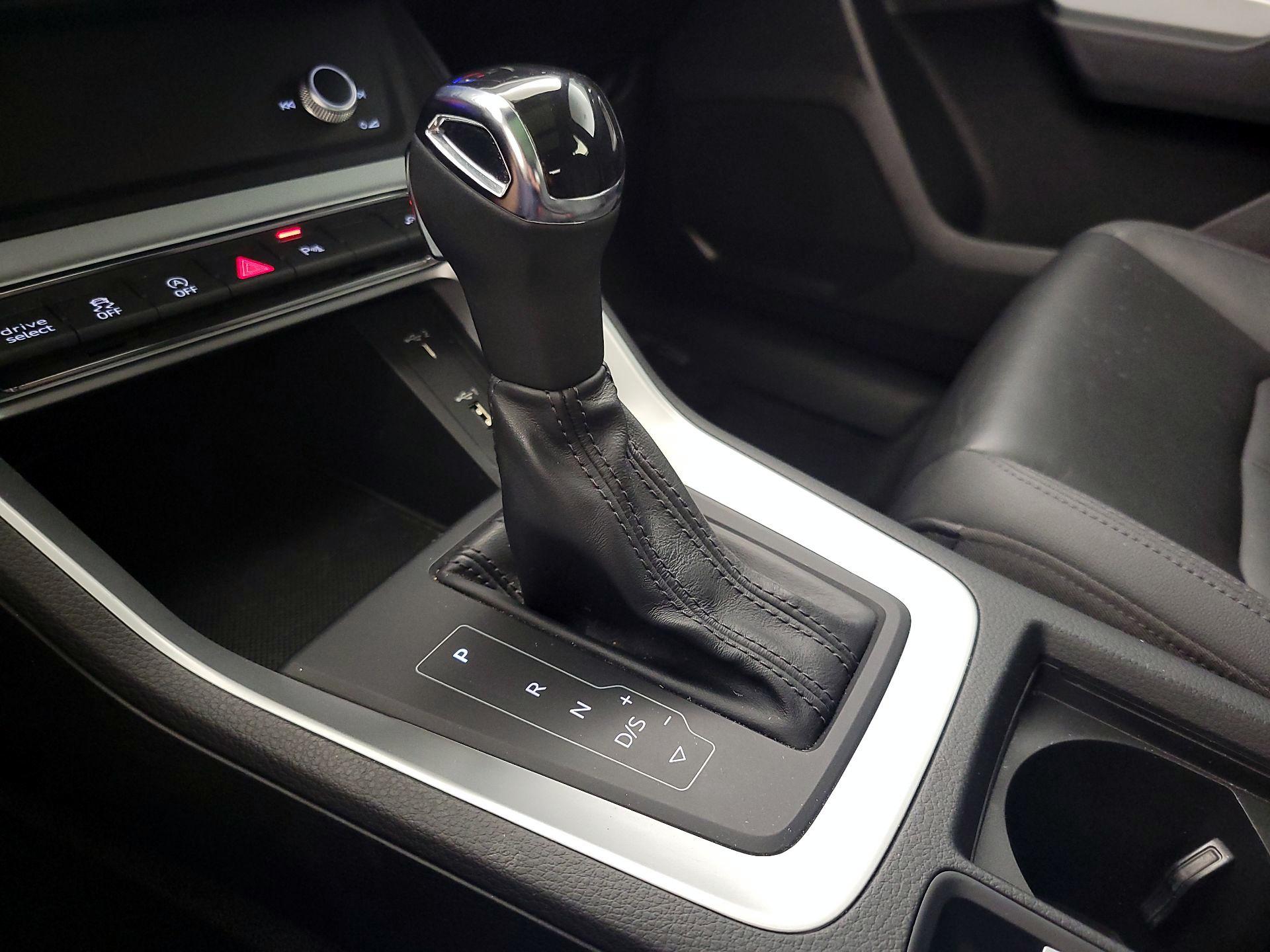 Thumbnail: 2020 Audi Q3 - 17
