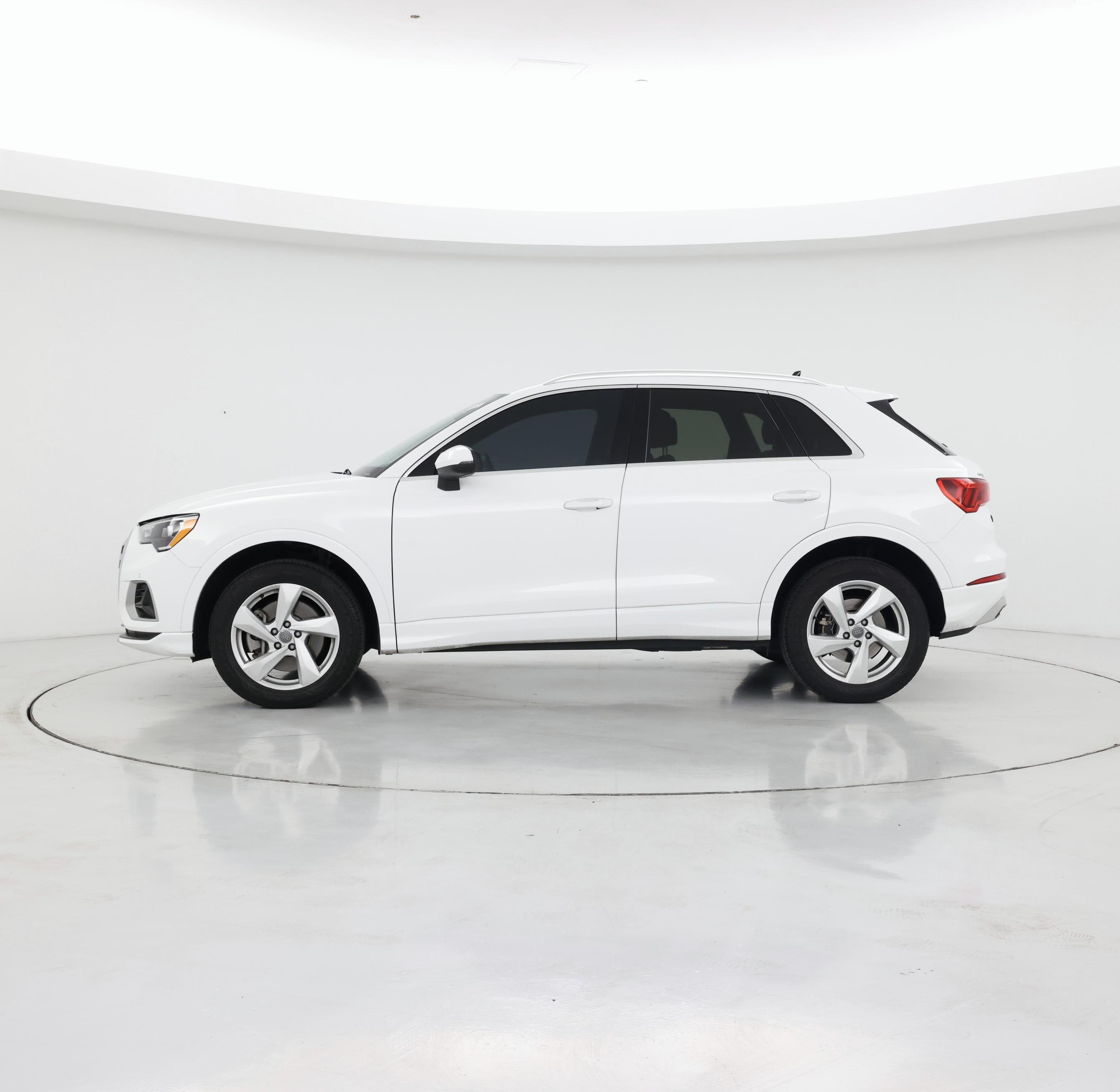 Thumbnail: 2020 Audi Q3 - 3