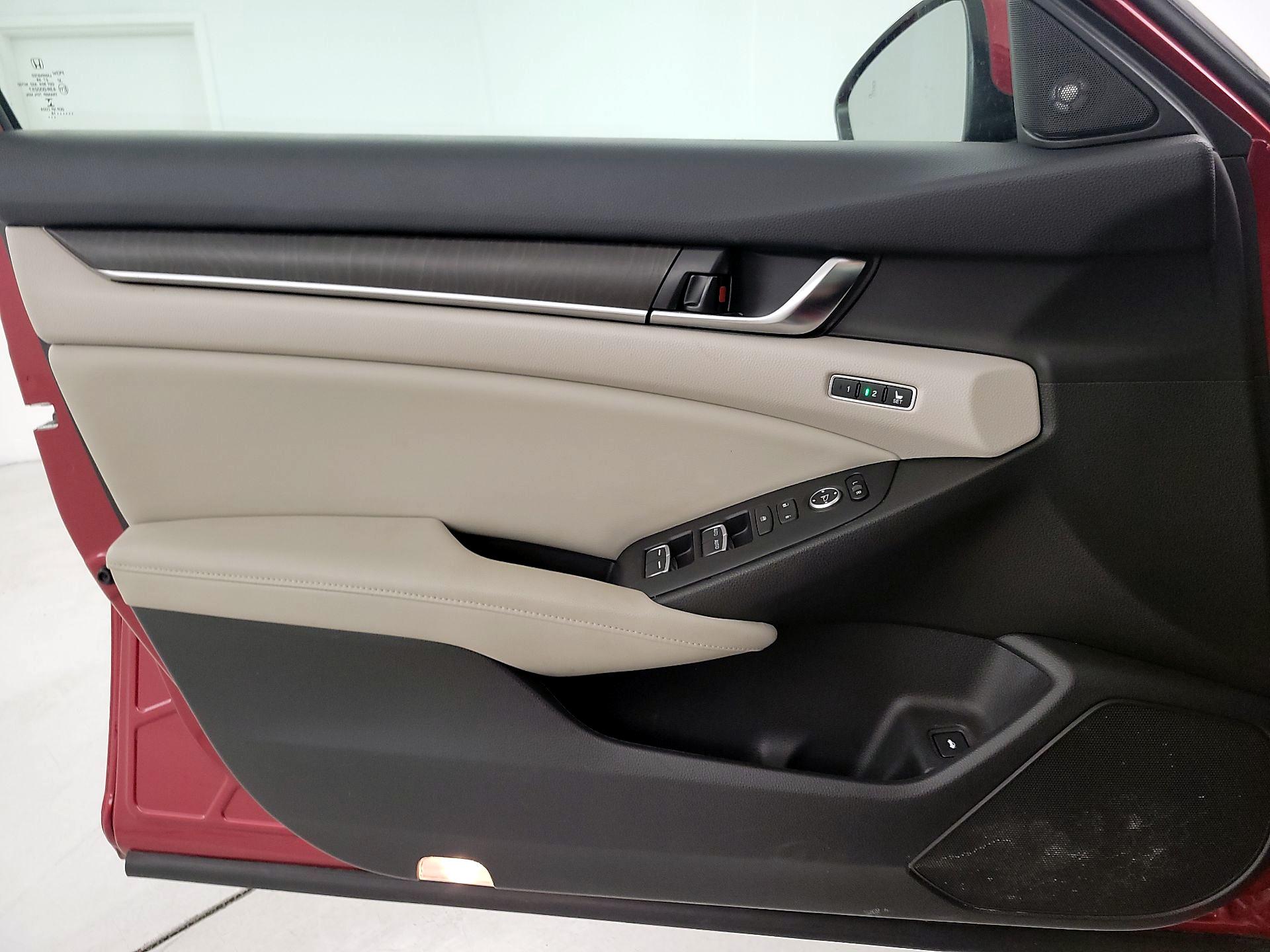 Thumbnail: 2018 Honda Accord - 12