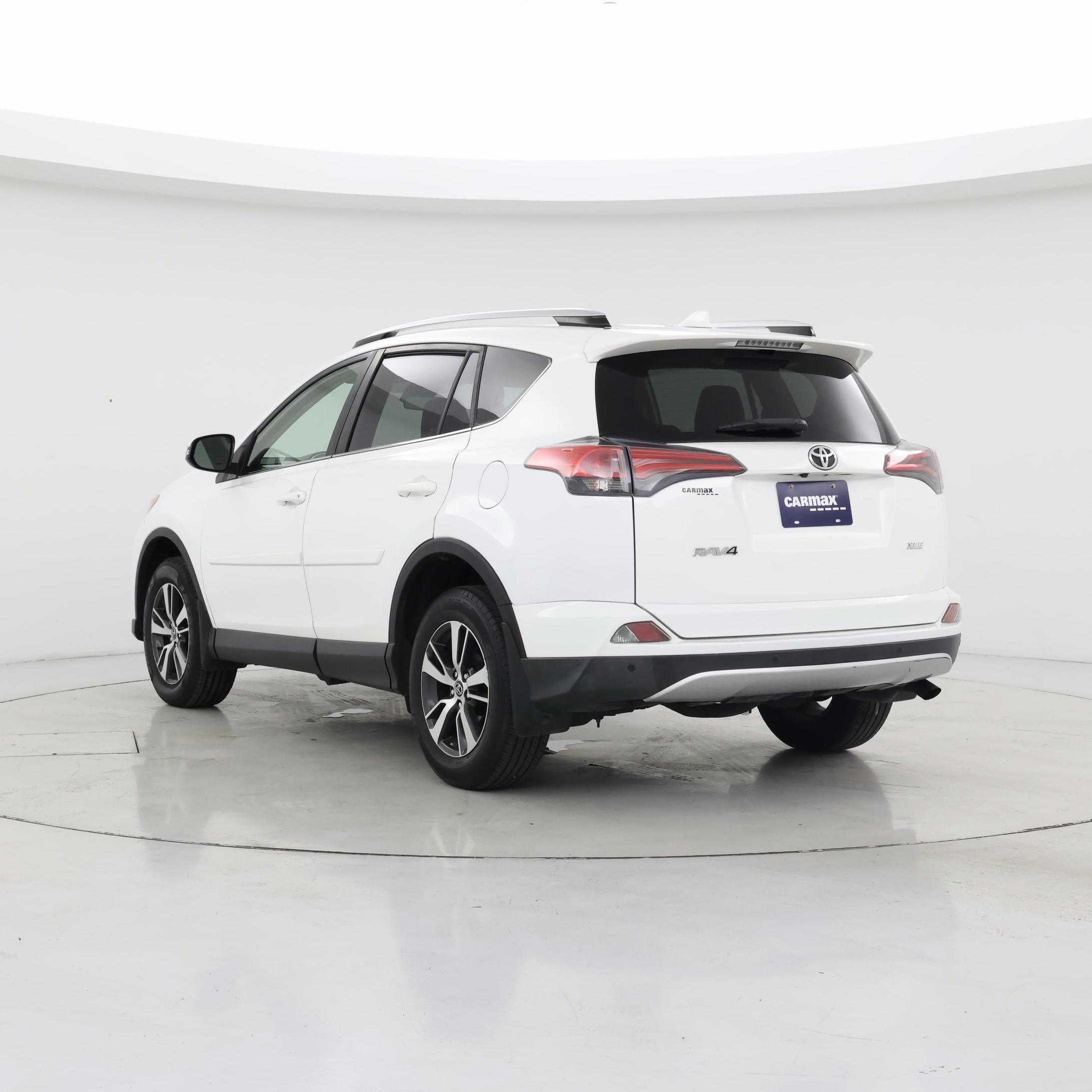 Thumbnail: 2016 Toyota RAV4 - 2