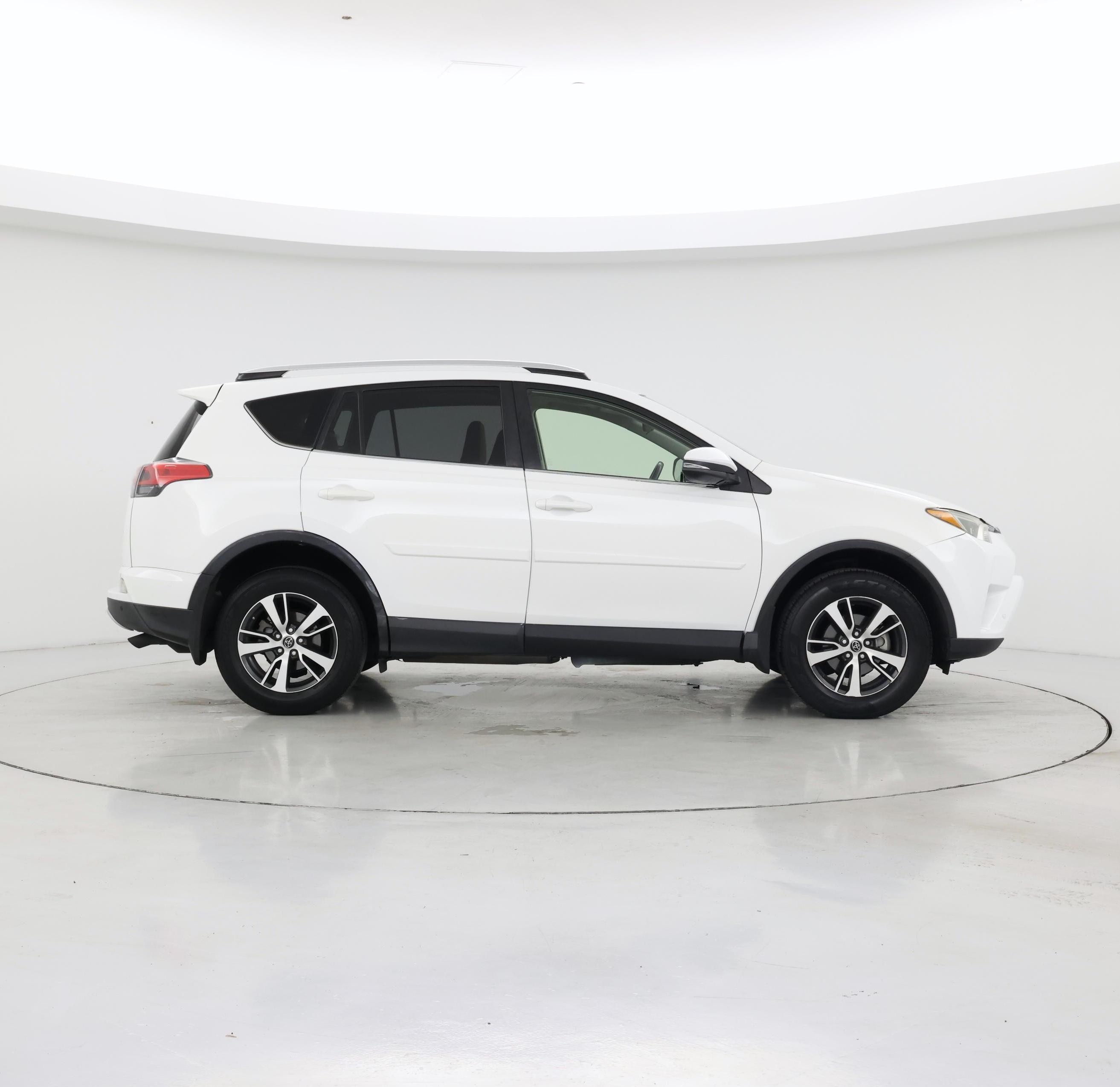 Thumbnail: 2016 Toyota RAV4 - 7