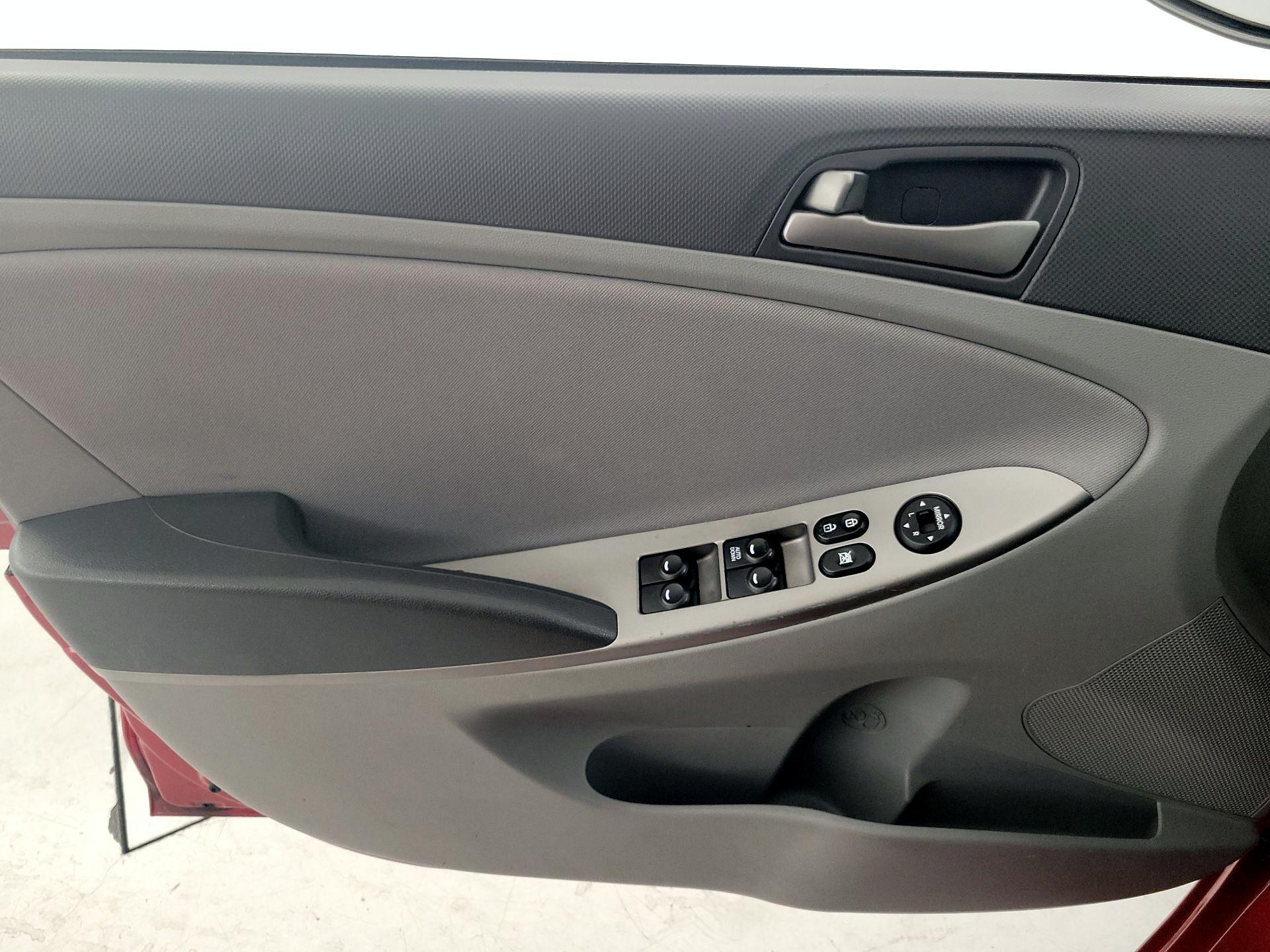 Thumbnail: 2017 Hyundai Accent - 12
