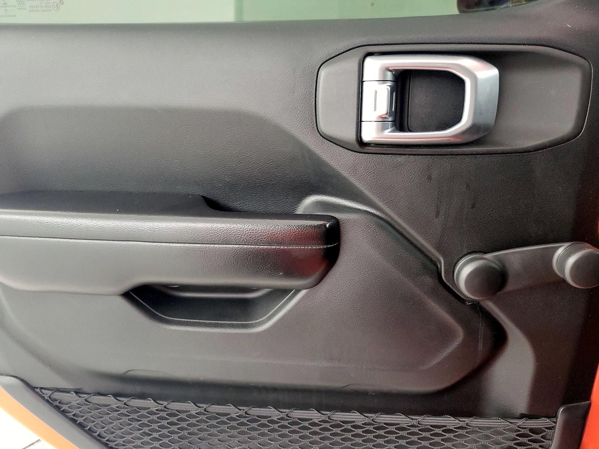Thumbnail: 2019 Jeep Wrangler - 12