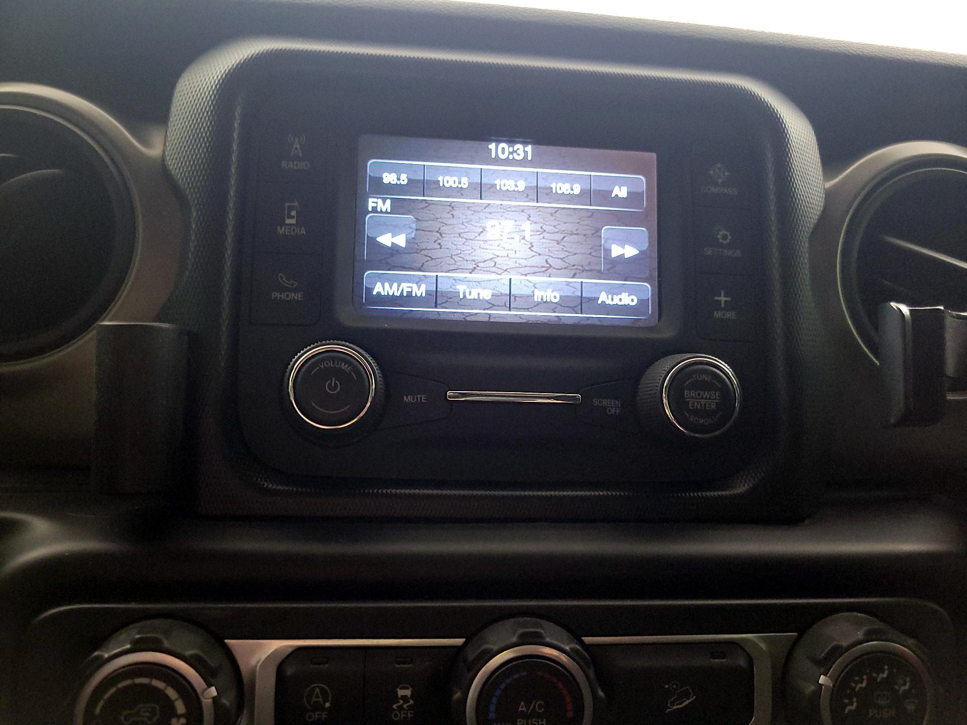Thumbnail: 2019 Jeep Wrangler - 15