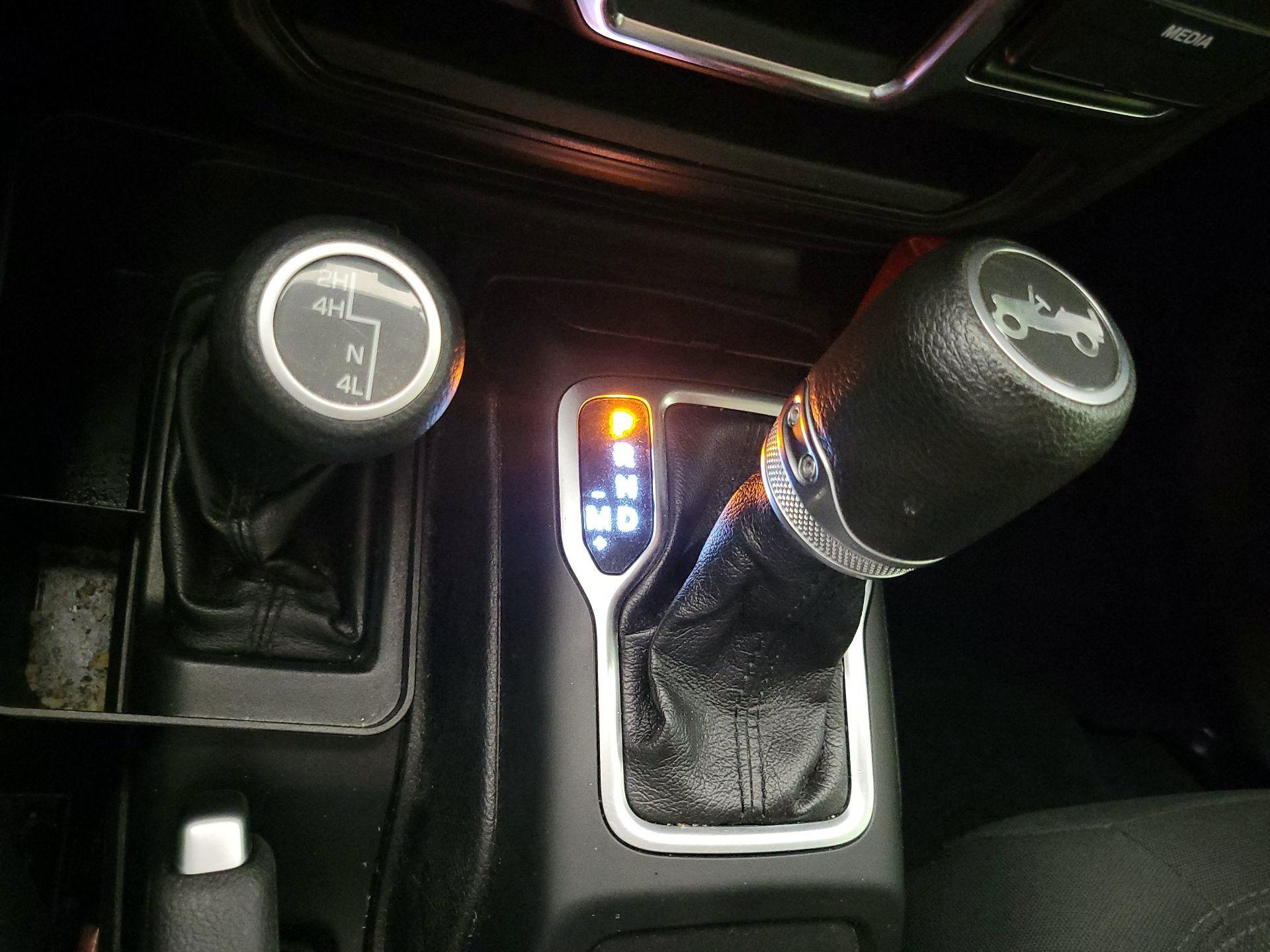 Thumbnail: 2019 Jeep Wrangler - 17
