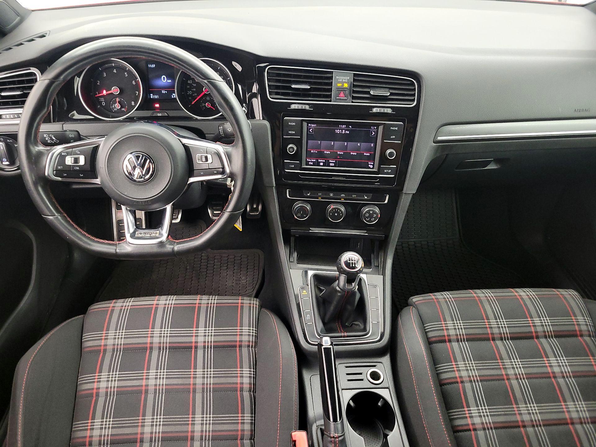 Thumbnail: 2018 Volkswagen Golf - 9