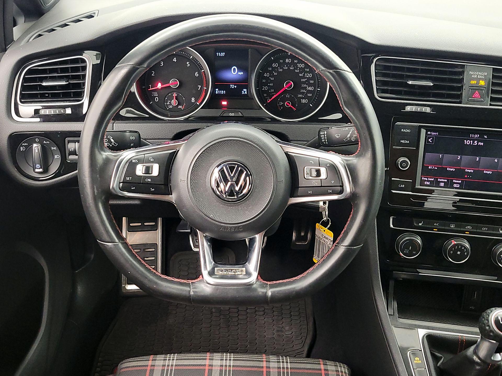 Thumbnail: 2018 Volkswagen Golf - 10