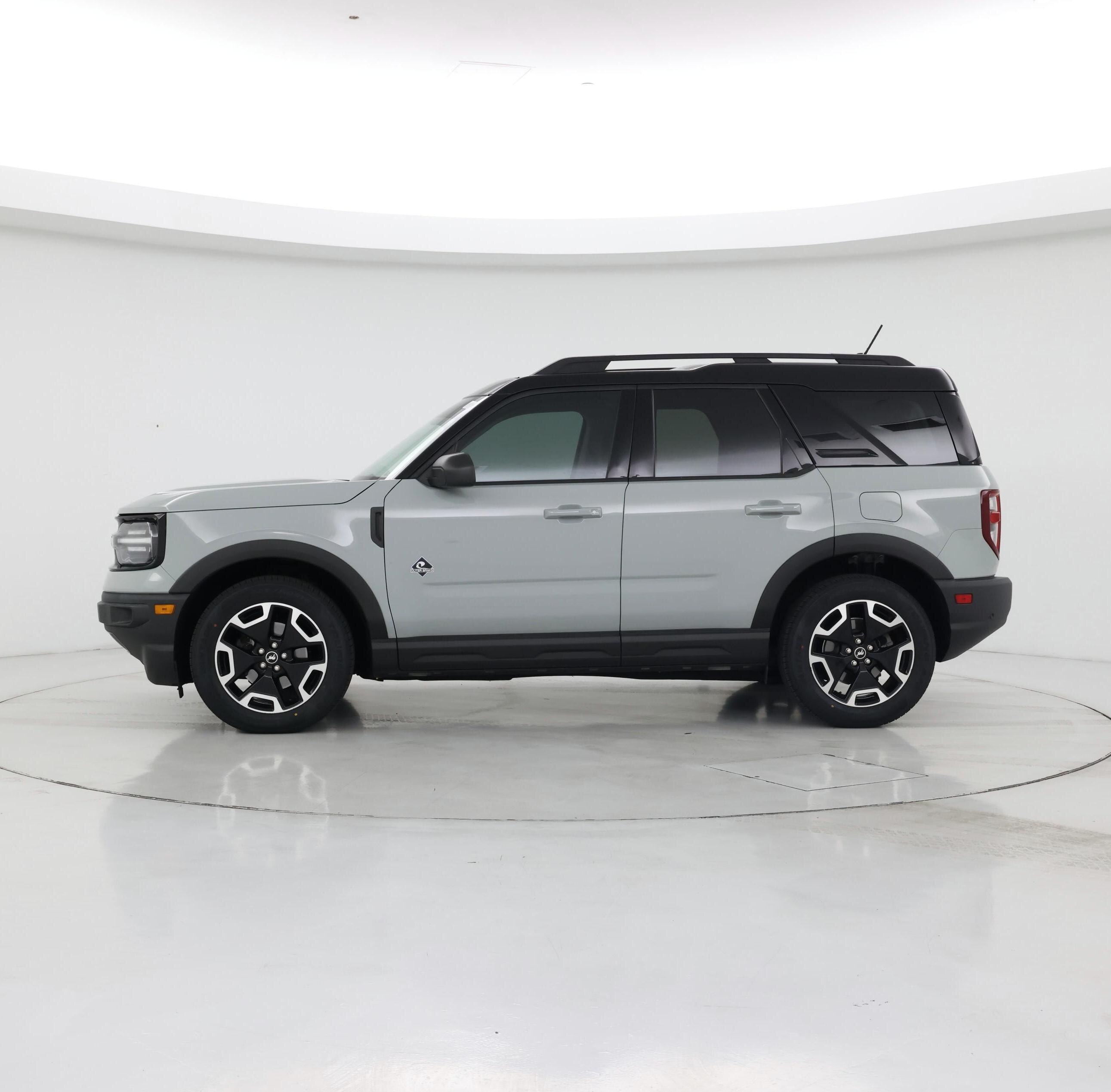 Thumbnail: 2021 Ford Bronco Sport - 3