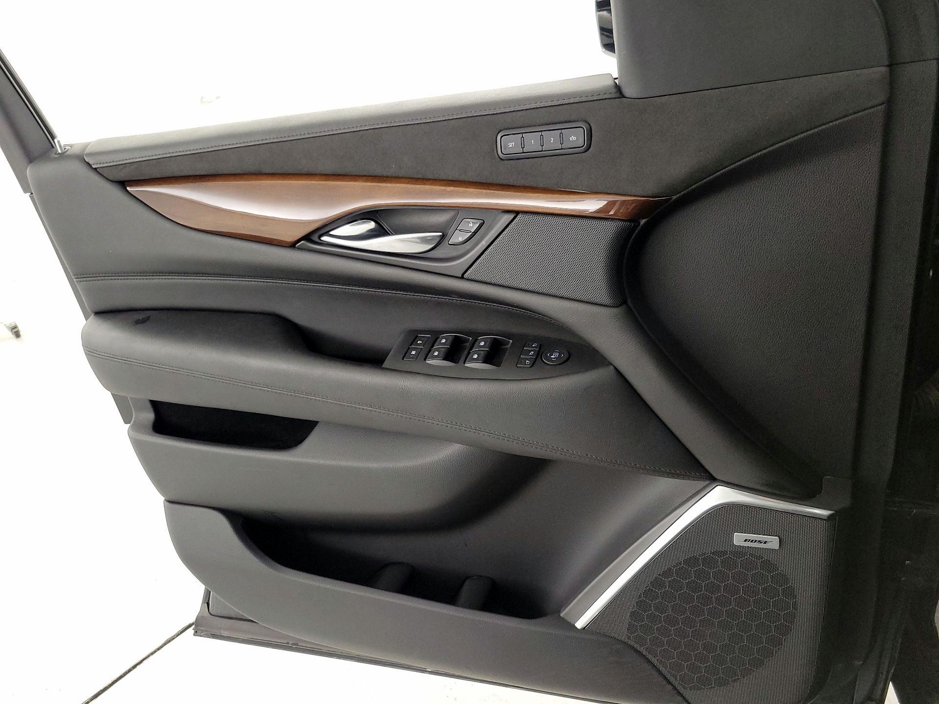 Thumbnail: 2020 Cadillac Escalade - 12