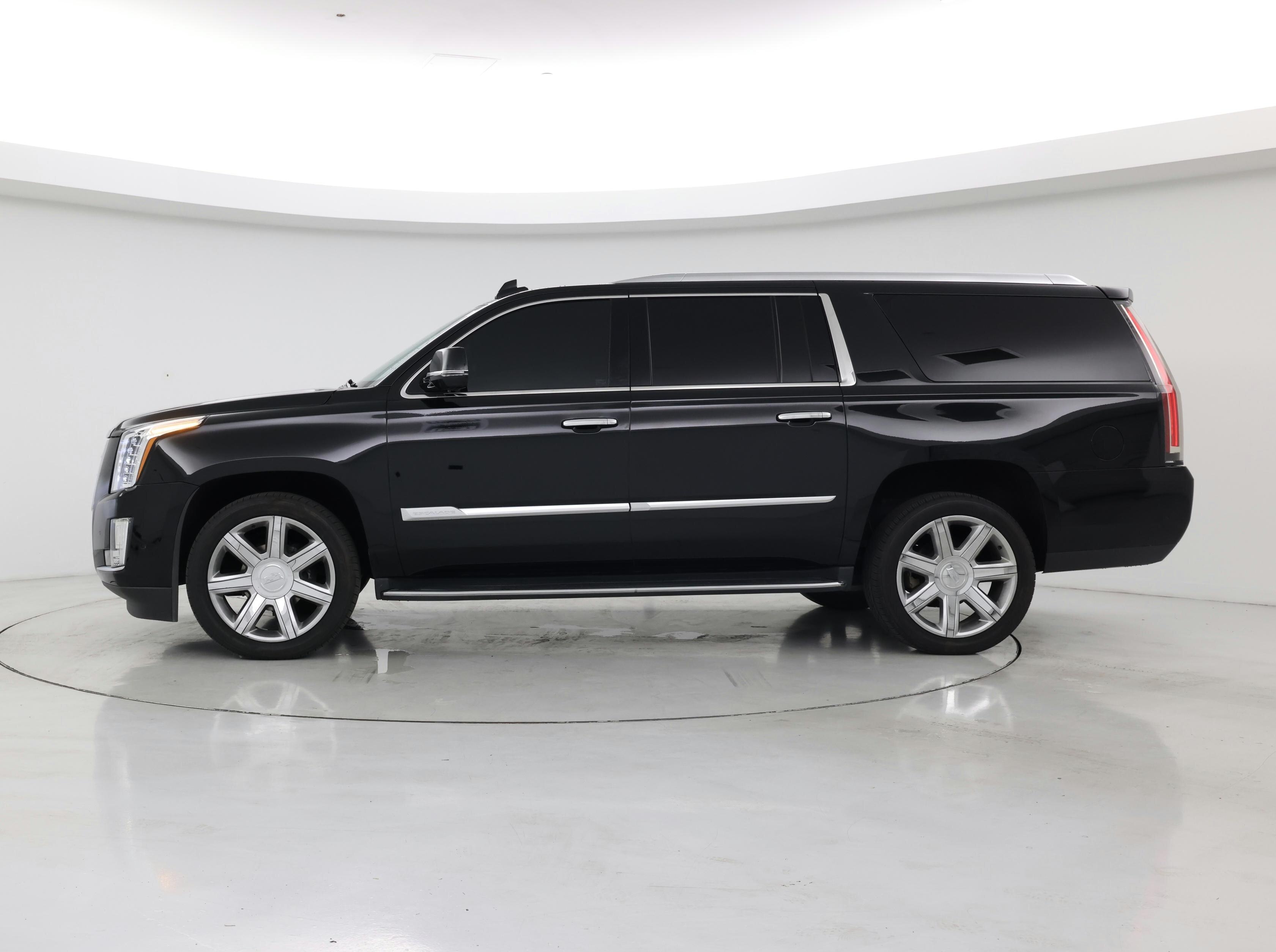 Thumbnail: 2020 Cadillac Escalade - 3