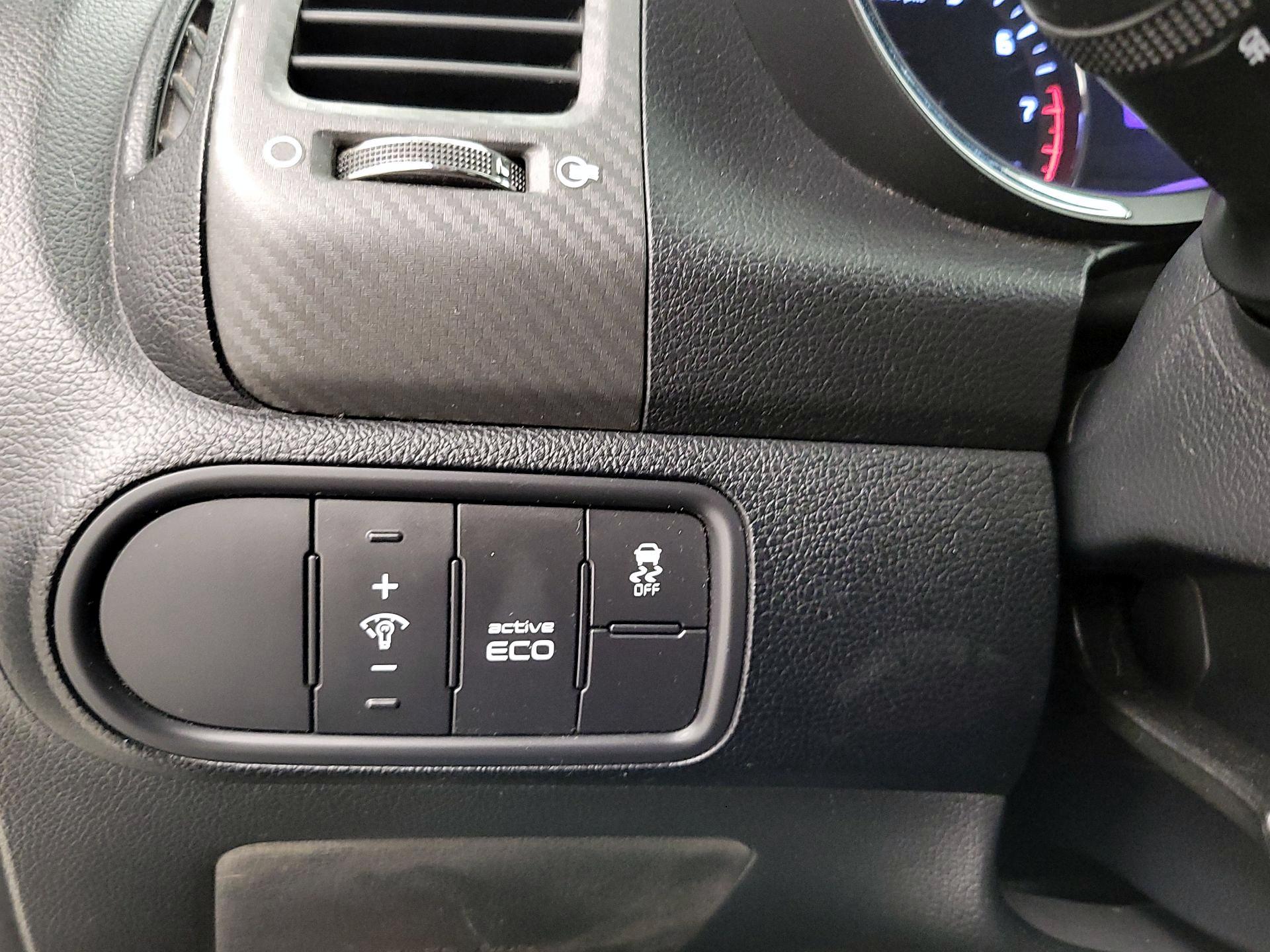 Thumbnail: 2016 Kia Forte - 13