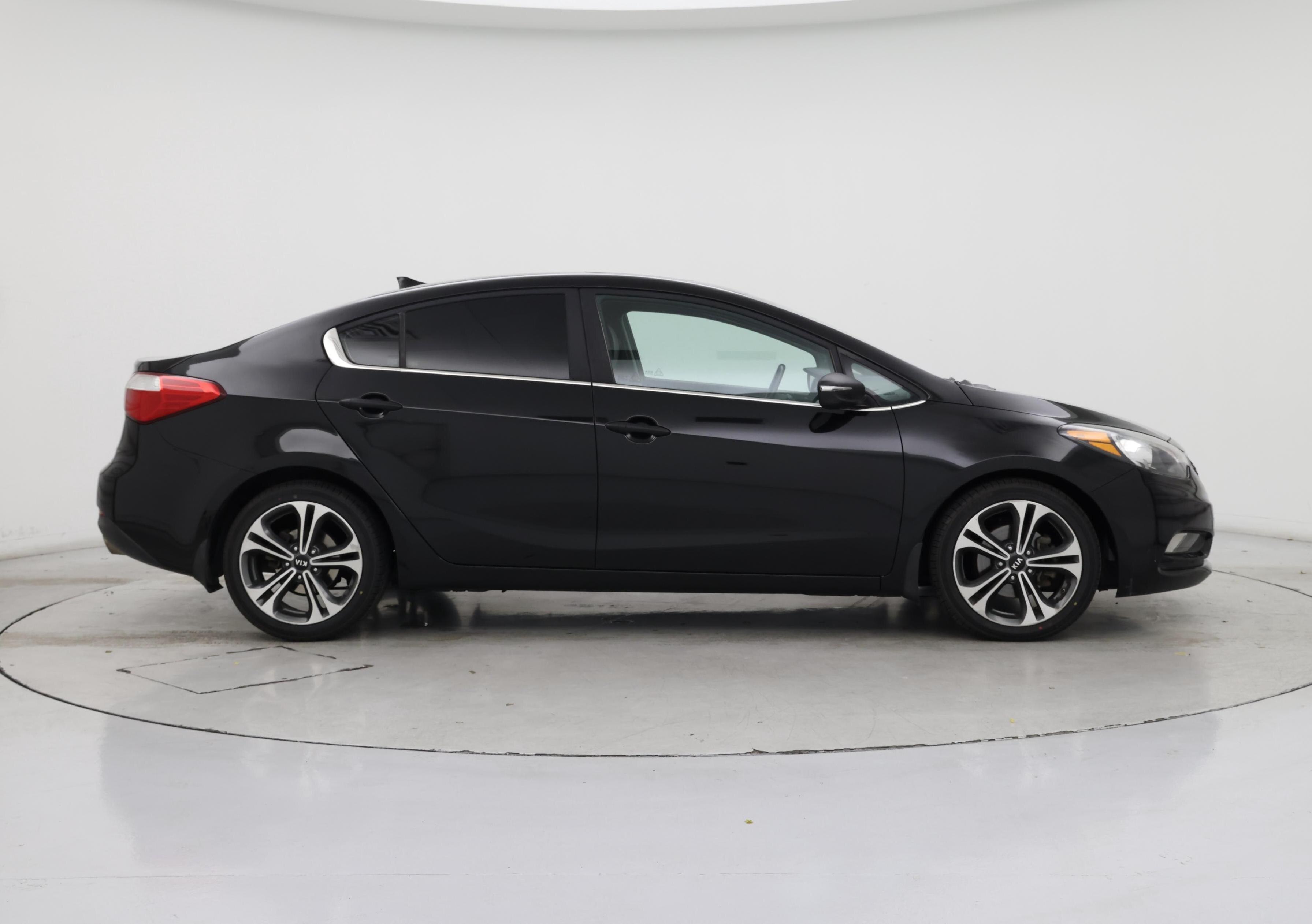 Thumbnail: 2016 Kia Forte - 7