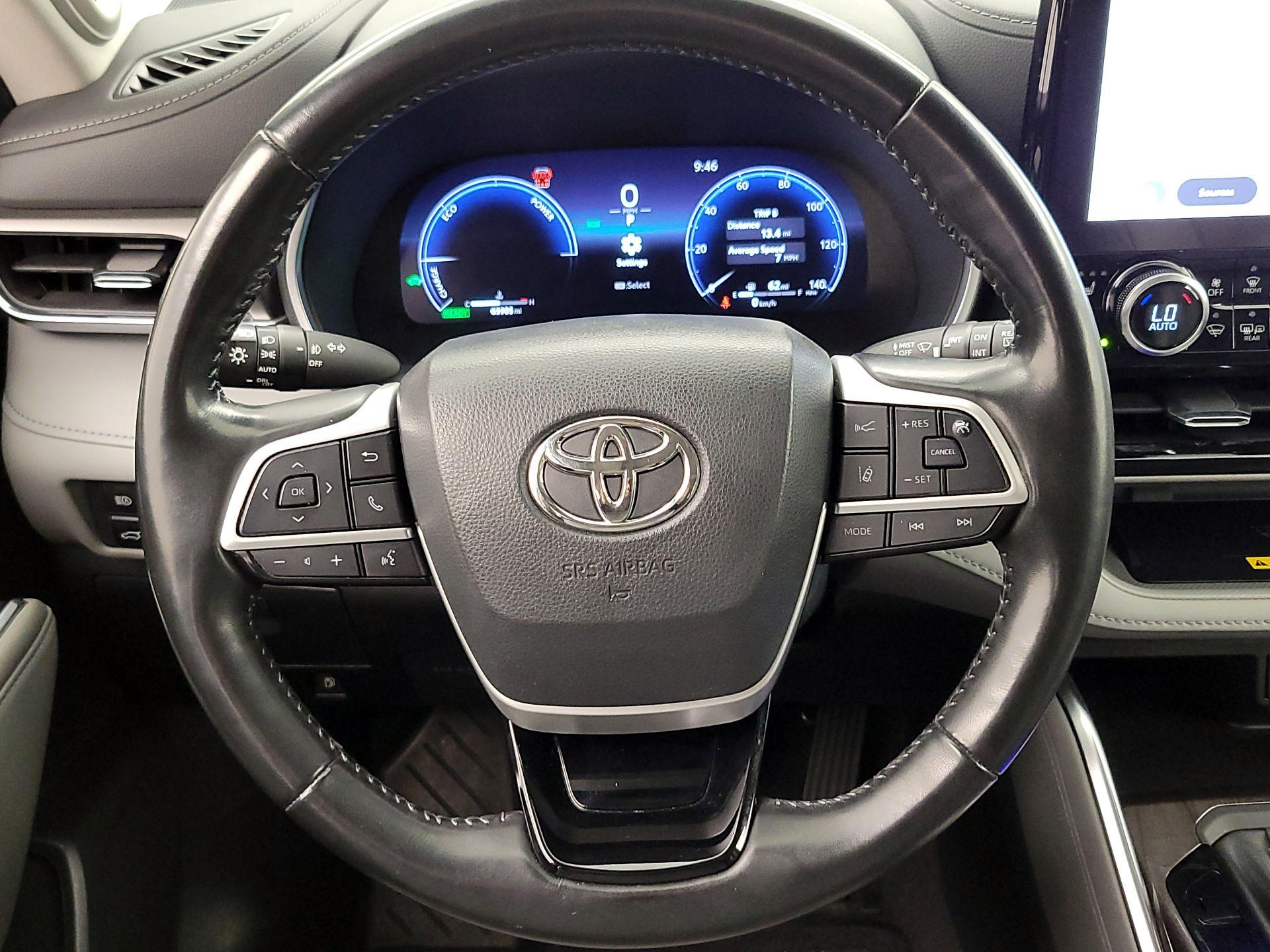 Thumbnail: 2023 Toyota Highlander - 10