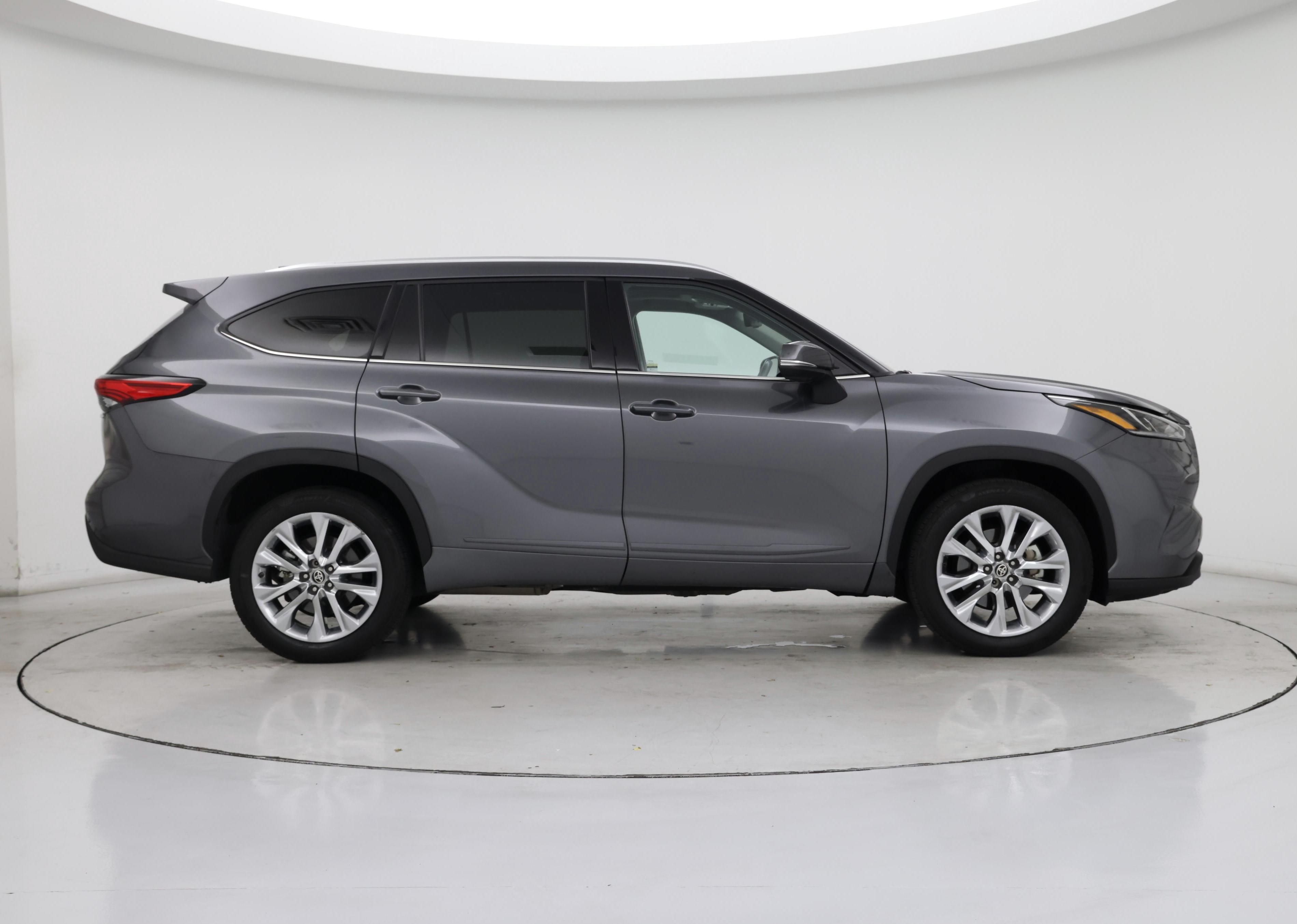 Thumbnail: 2023 Toyota Highlander - 7