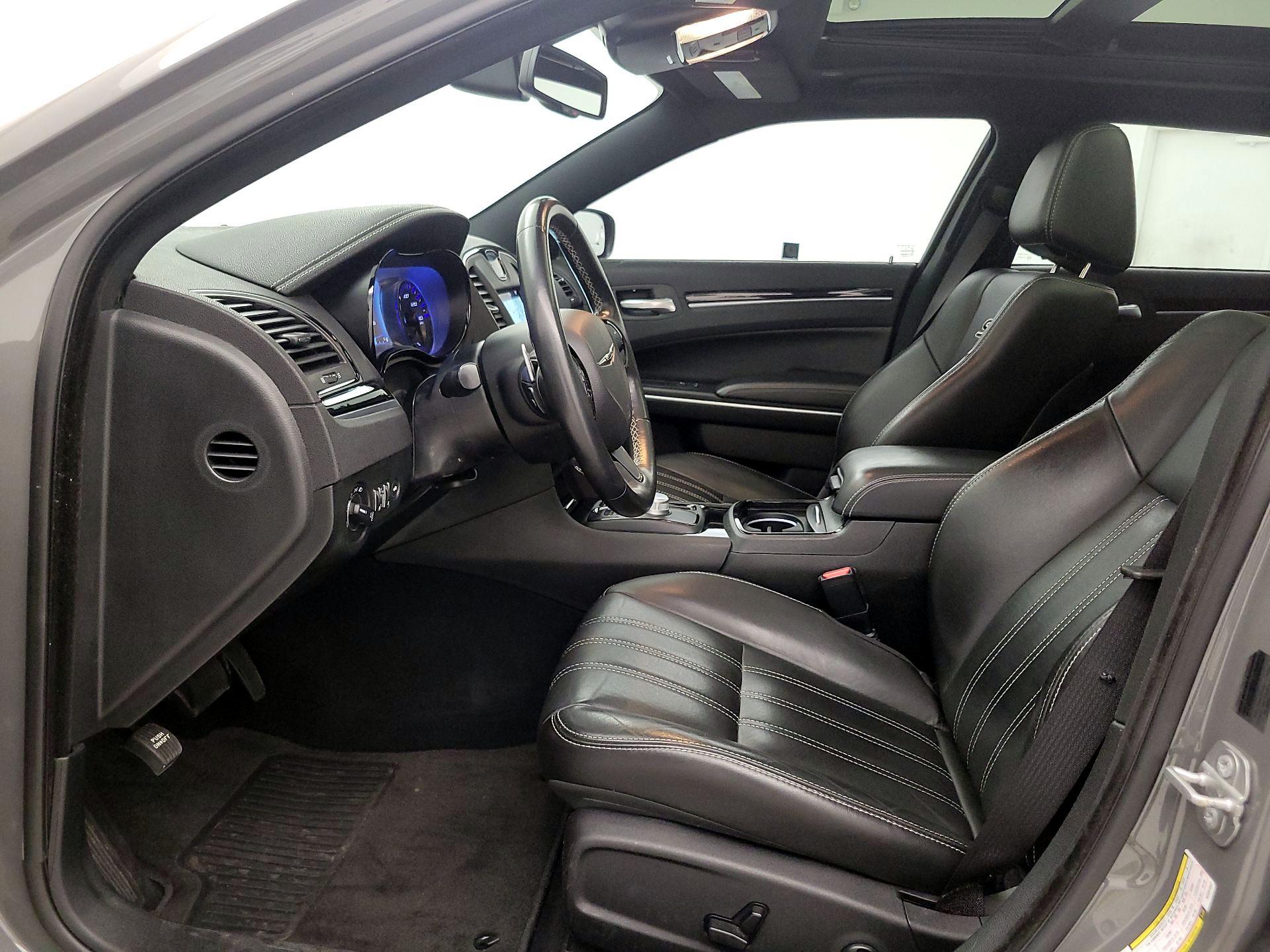 Thumbnail: 2019 Chrysler 300 - 11